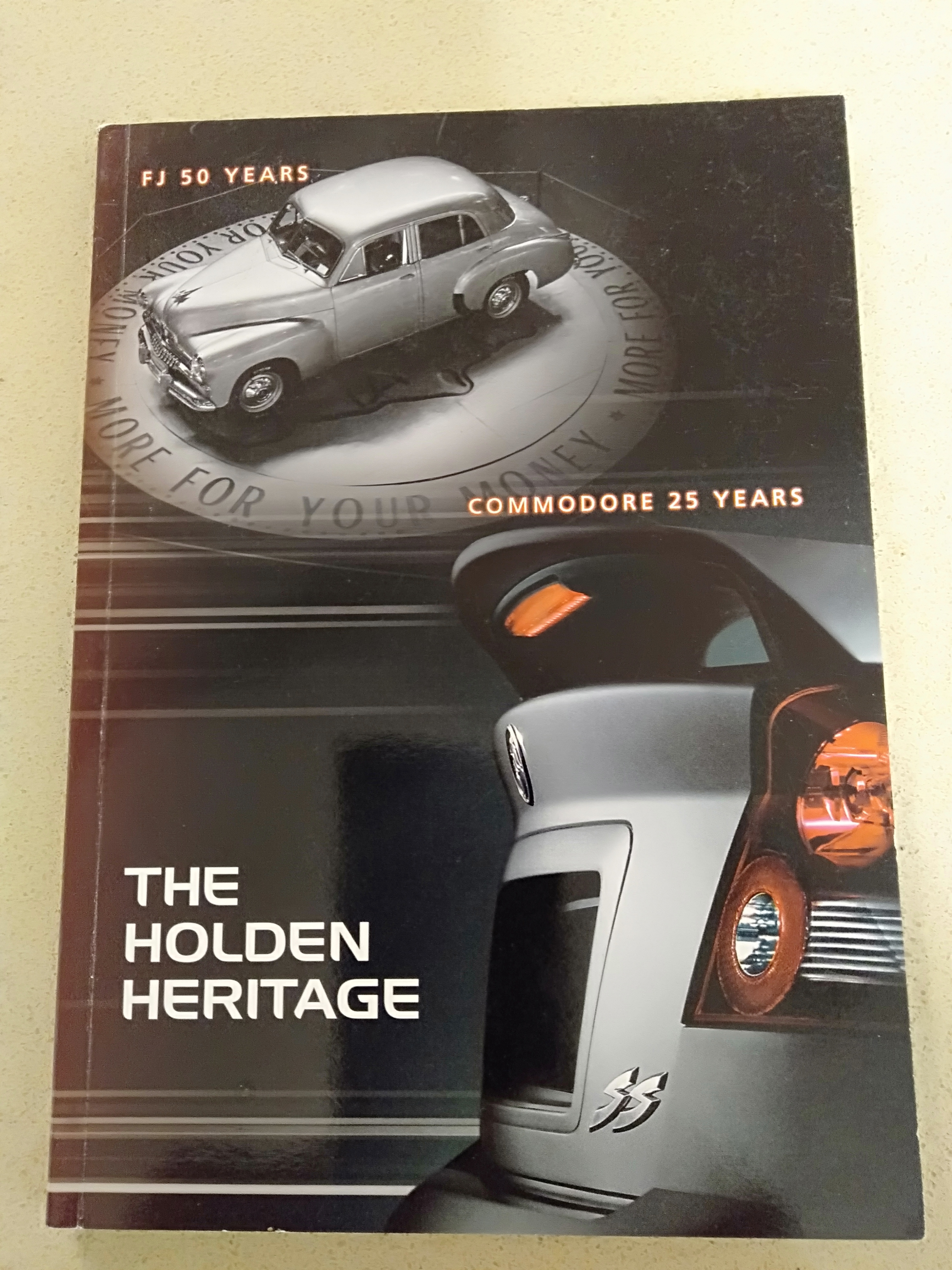 The Holden Heritage. Eleventh Edition - Tony Davis, Ewan Kennedy and Alistair Kennedy