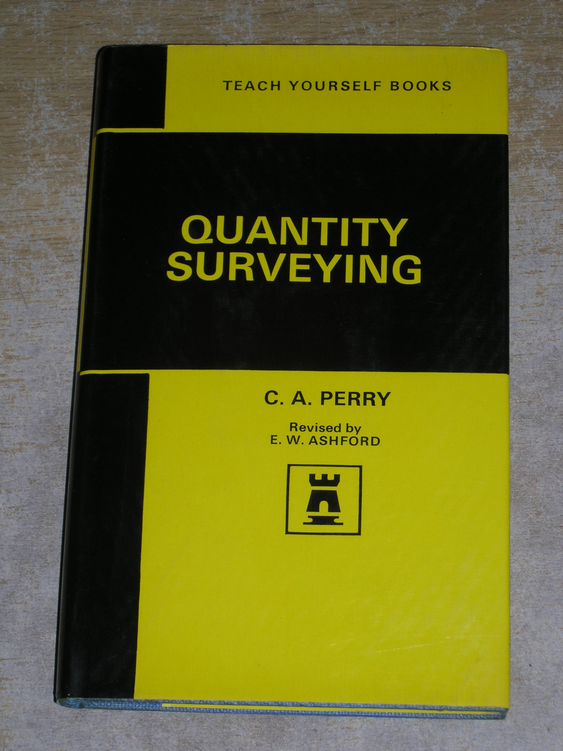 Teach Yourself Quantity Surveying de C A Perry: Very Good Hardcover