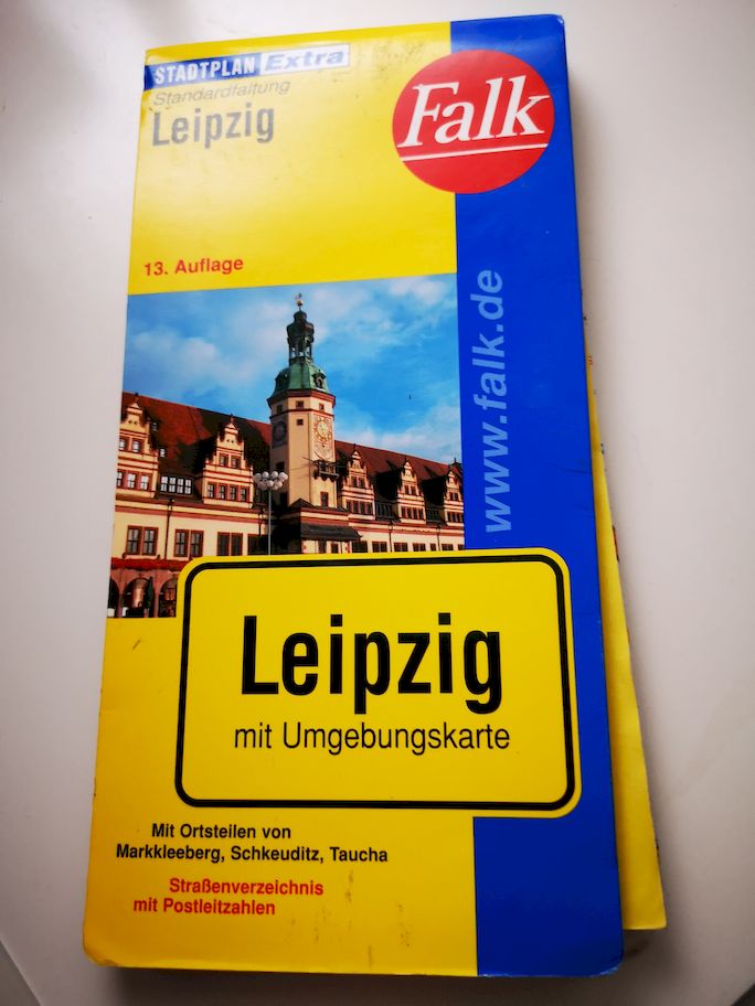 Falk Stadtplan Extra Standardfaltung Leipzig: Mit Umgebungskarte. Mit Ortsteilen von Markkleeberg, Schkeuditz, Taucha. Straßenverzeichnis mit Postleitzahlen. Standardfaltung