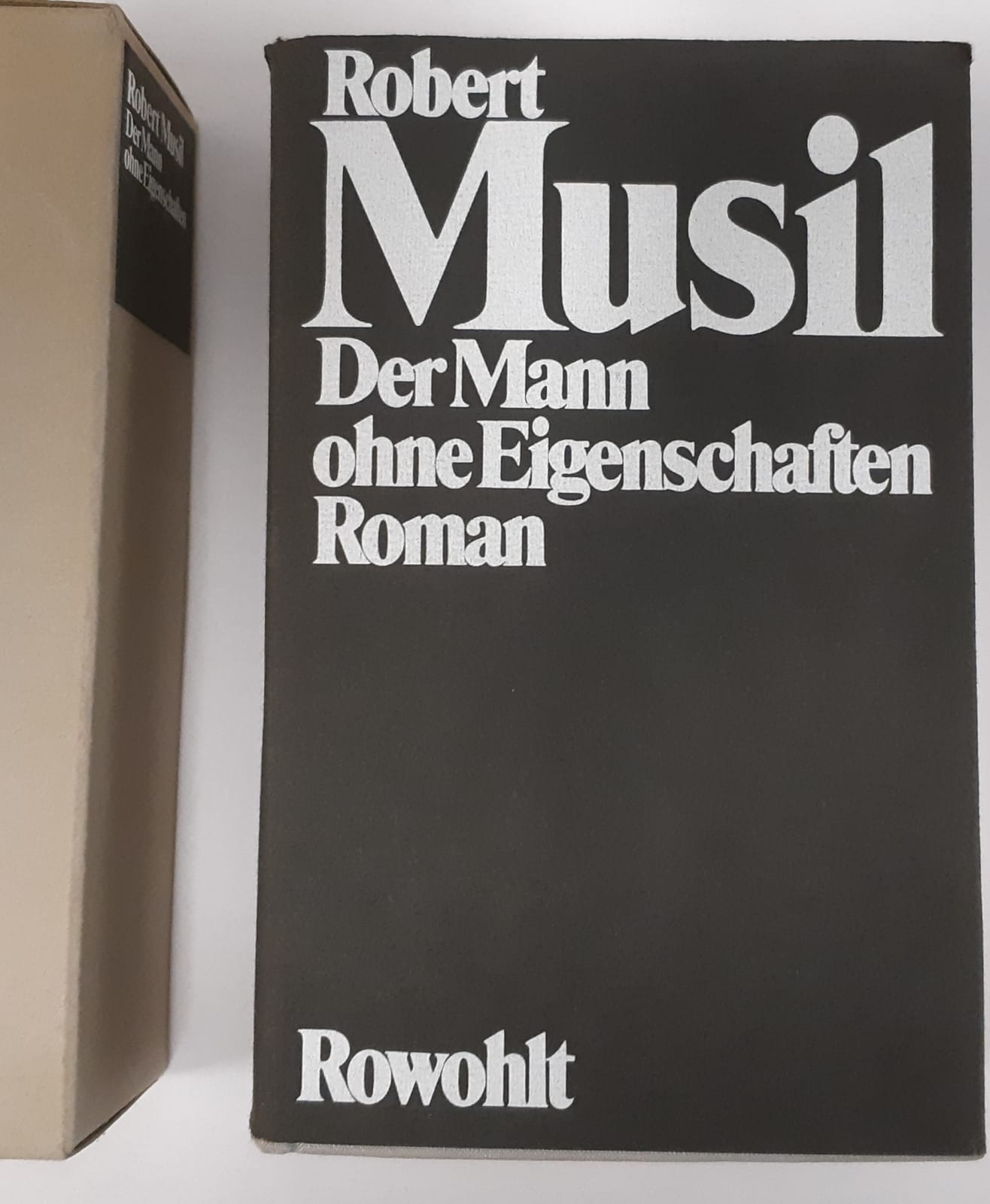 Der Mann Ohne Eigenschaften Von Musil Robert Gut Hardcover Pappeinband 1984 Antiquariat Buchkauz