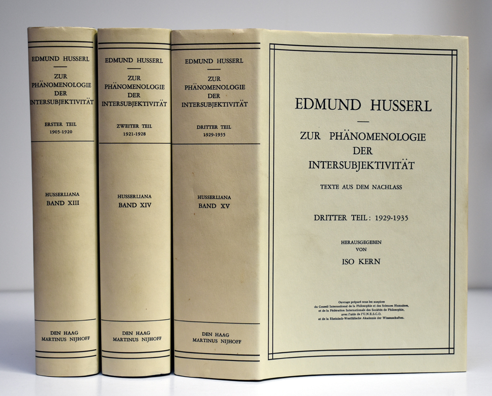 Zur Phänomenologie der Intersubjektivität. Texte aus dem Nachlass. 3 Bände (komplett). Herausgegeben von Iso Kern. Erster Teil: 1905 - 1920. Zweiter Teil: 1921-1928. Dritter Teil: 1929-1935. - Husserl, Edmund