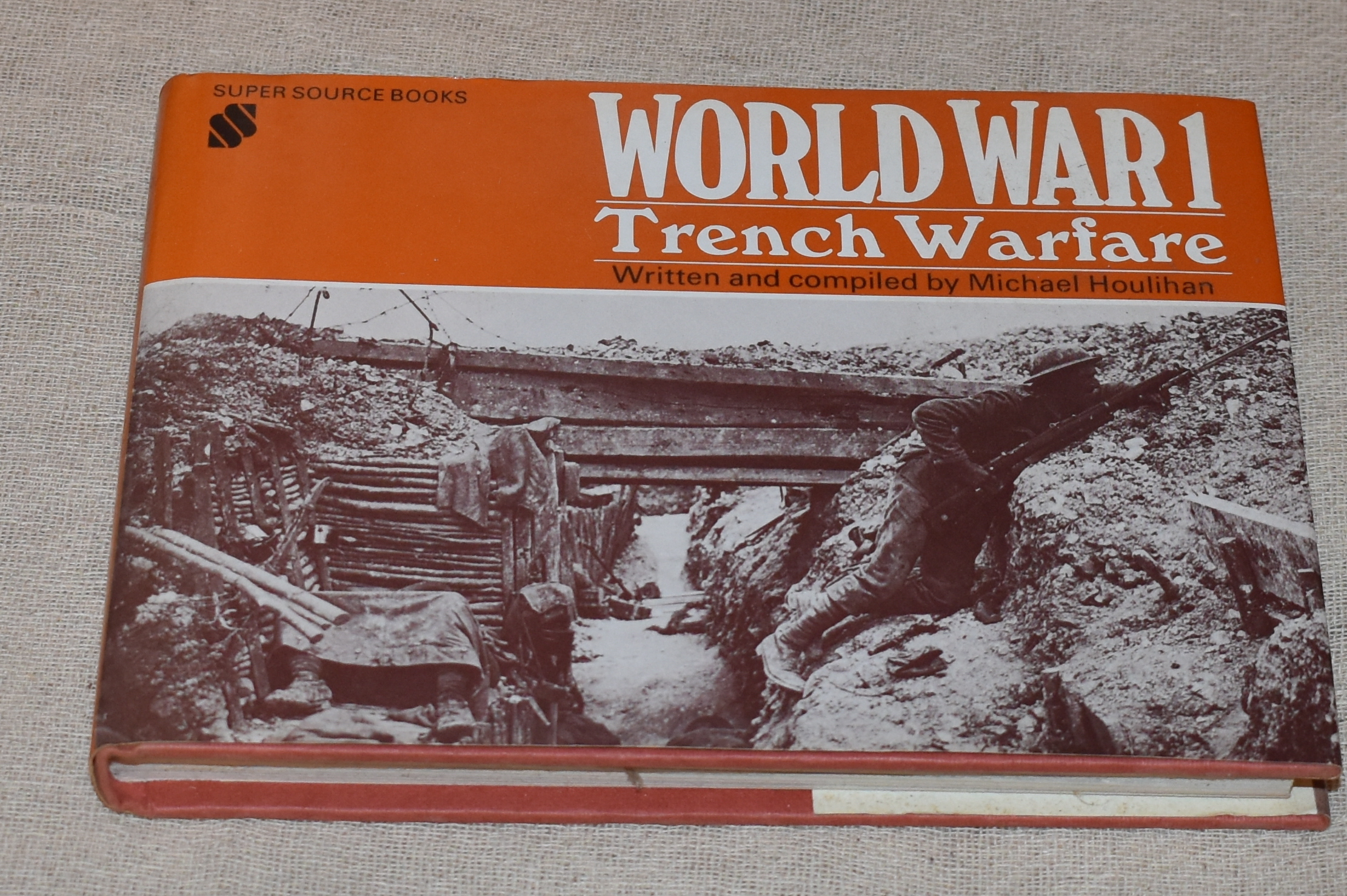 Trench Warfare: World War I (Super Source Books) - Houlihan, Michael