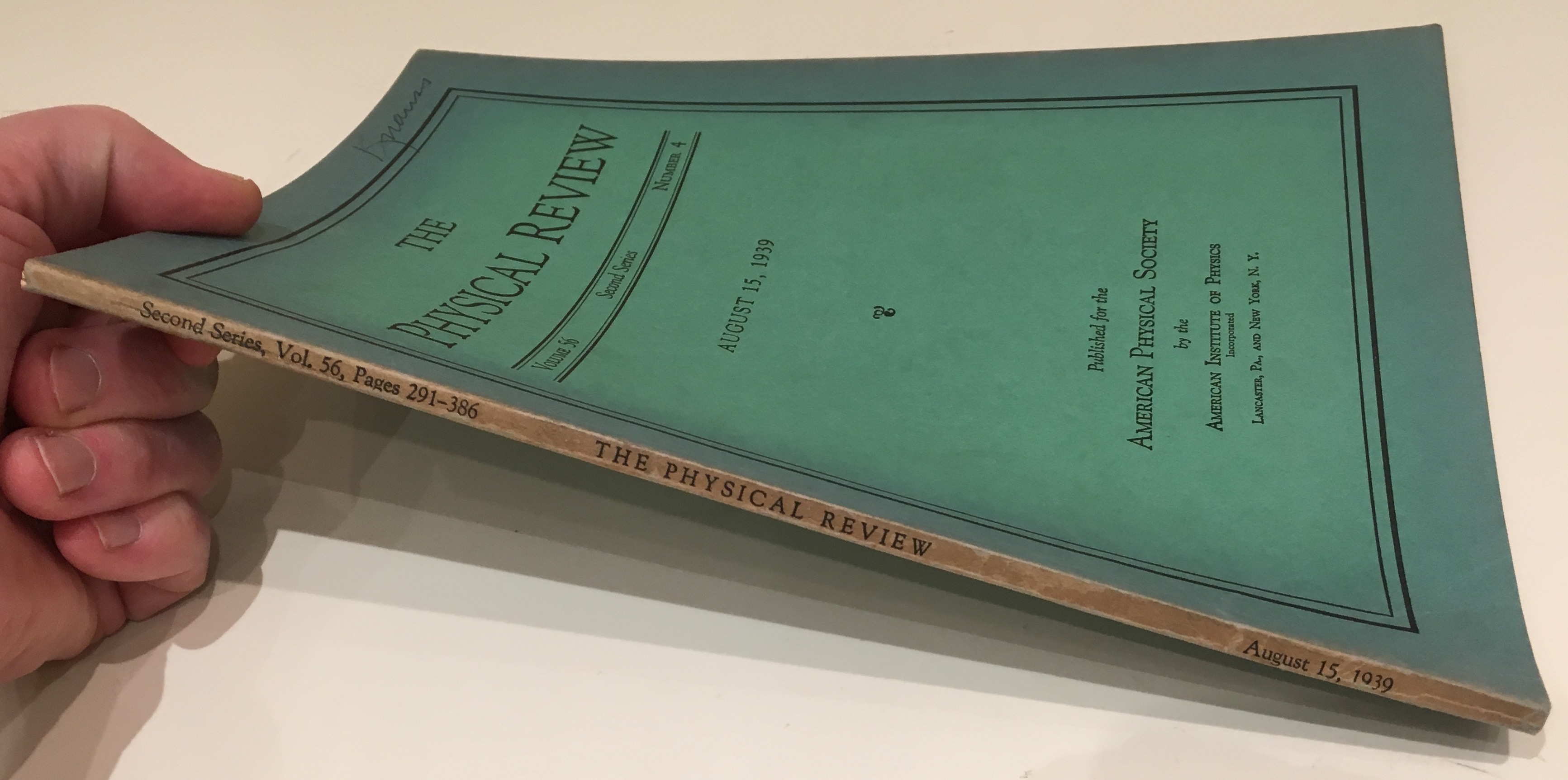 Forces in molecules , pp. 340-3 in Physical Review Vol. 56, No. 4, August 15, 1939. FEYNMAN'S UNDERGRADUATE THESIS FEYNMAN, Richard P. [Very Good] [S