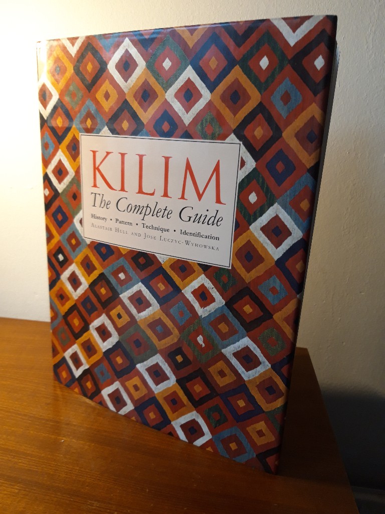 Kilim - The complete guide. History, Pattern, Technique