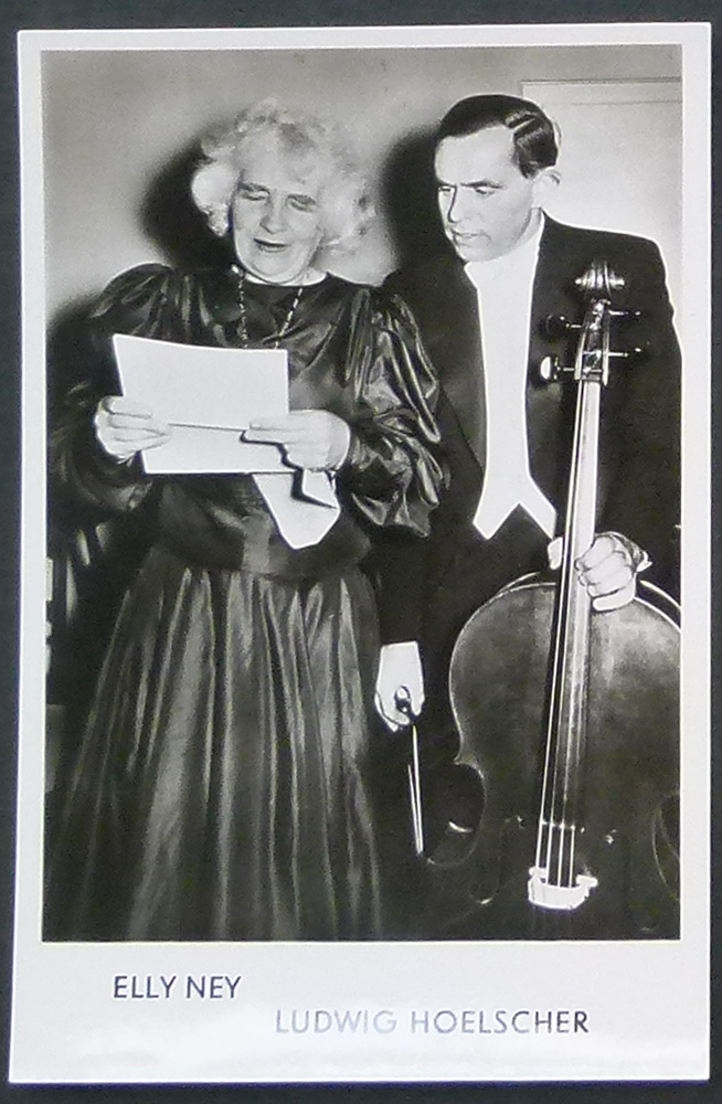 Original-Fotografie (Ilse Pässler, Gelsenkirchen). Von Elly Ney und Ludwig  Hoelscher auf der Rückseite mit schwarzem bzw. blauem Kugelschreiber  signiert. von Ney, Elly (Pianistin, 1882-1968); Hoelscher, Ludwig  (Violoncellist, 1907-1996). | Antiquariat ...