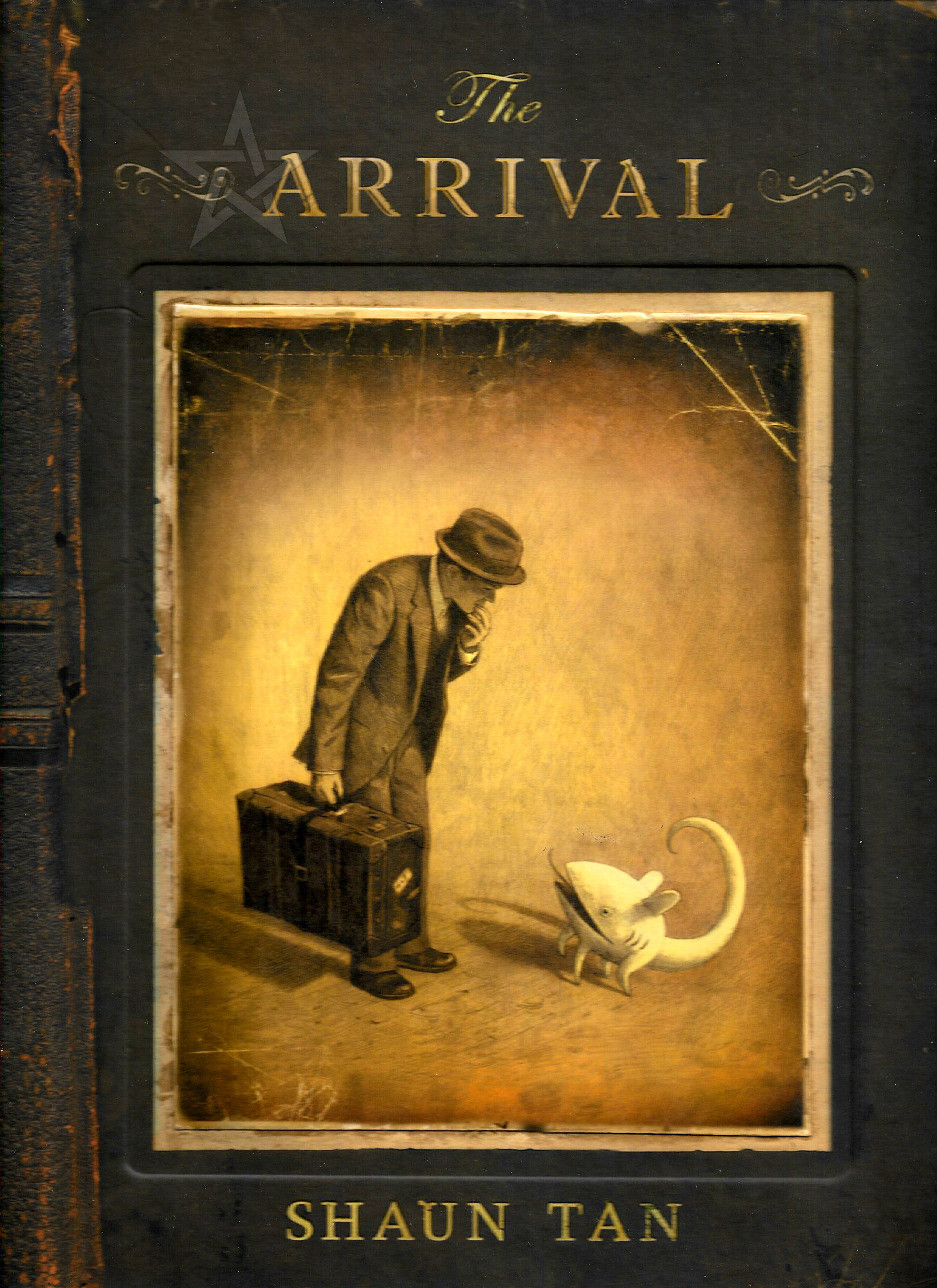 The Arrival Shaun Tan [Near Fine] [Hardcover]