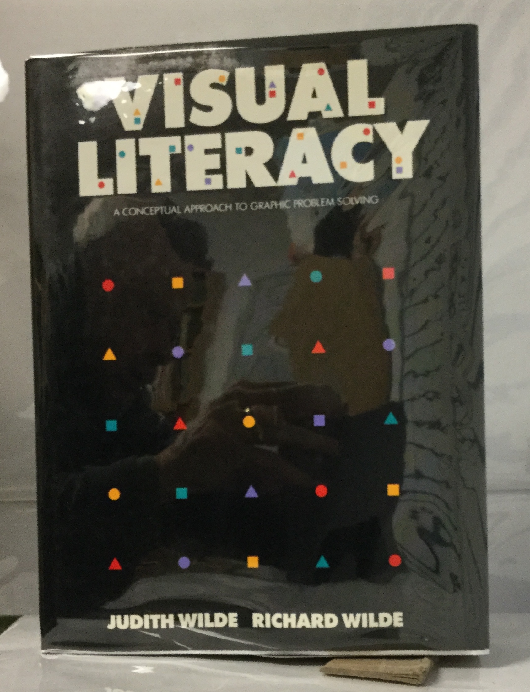 visual literacy a conceptual approach to graphic problem solving