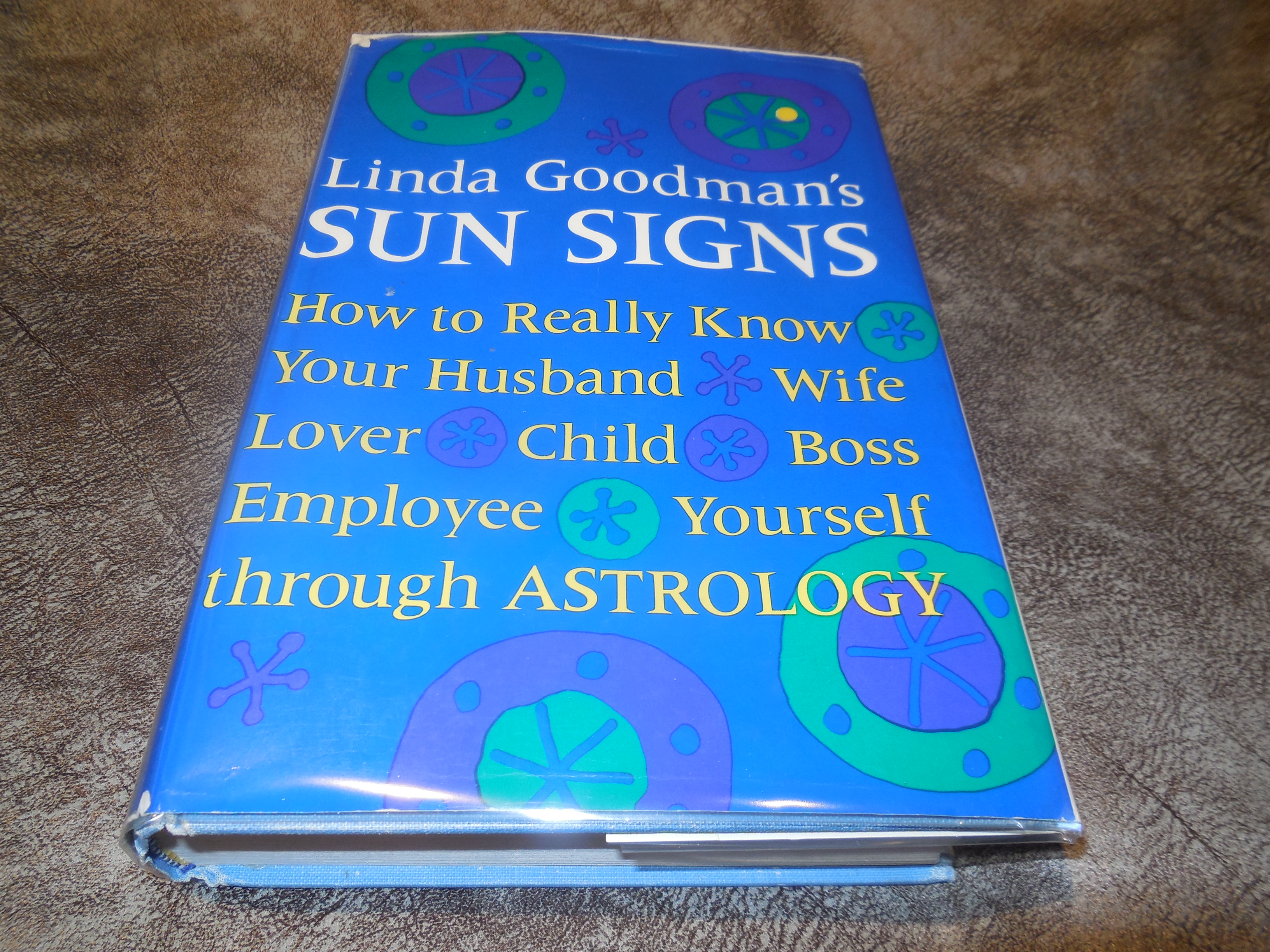 Linda Goodman's Sun Signs Goodman, Linda [Very Good] [Hardcover]
