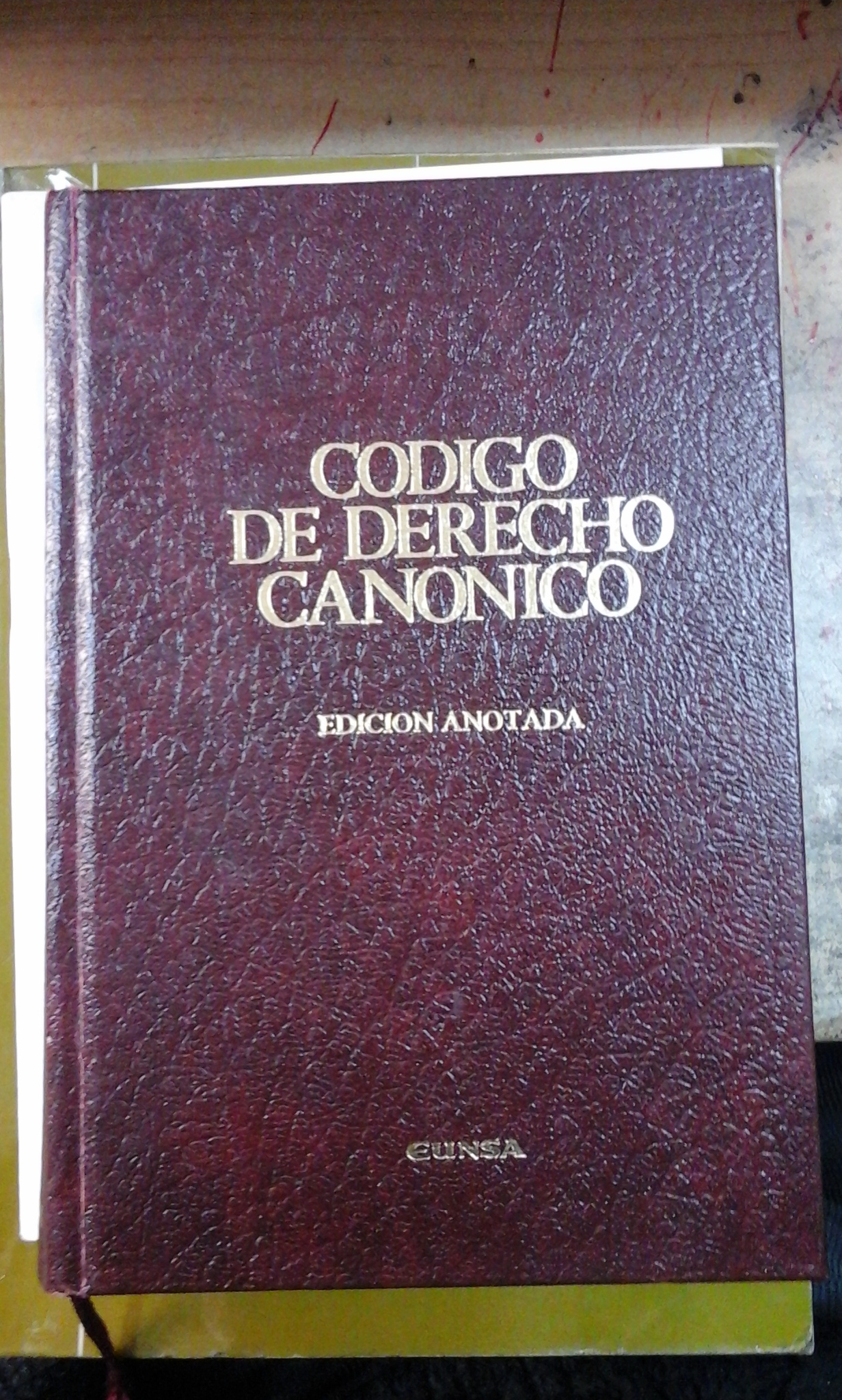 CÓDIGO DE DERECHO CANÓNICO. Edición bilingüe y anotada (Barcelona, 1987) - Instituto Martín de Azpilcueta/ varios autores