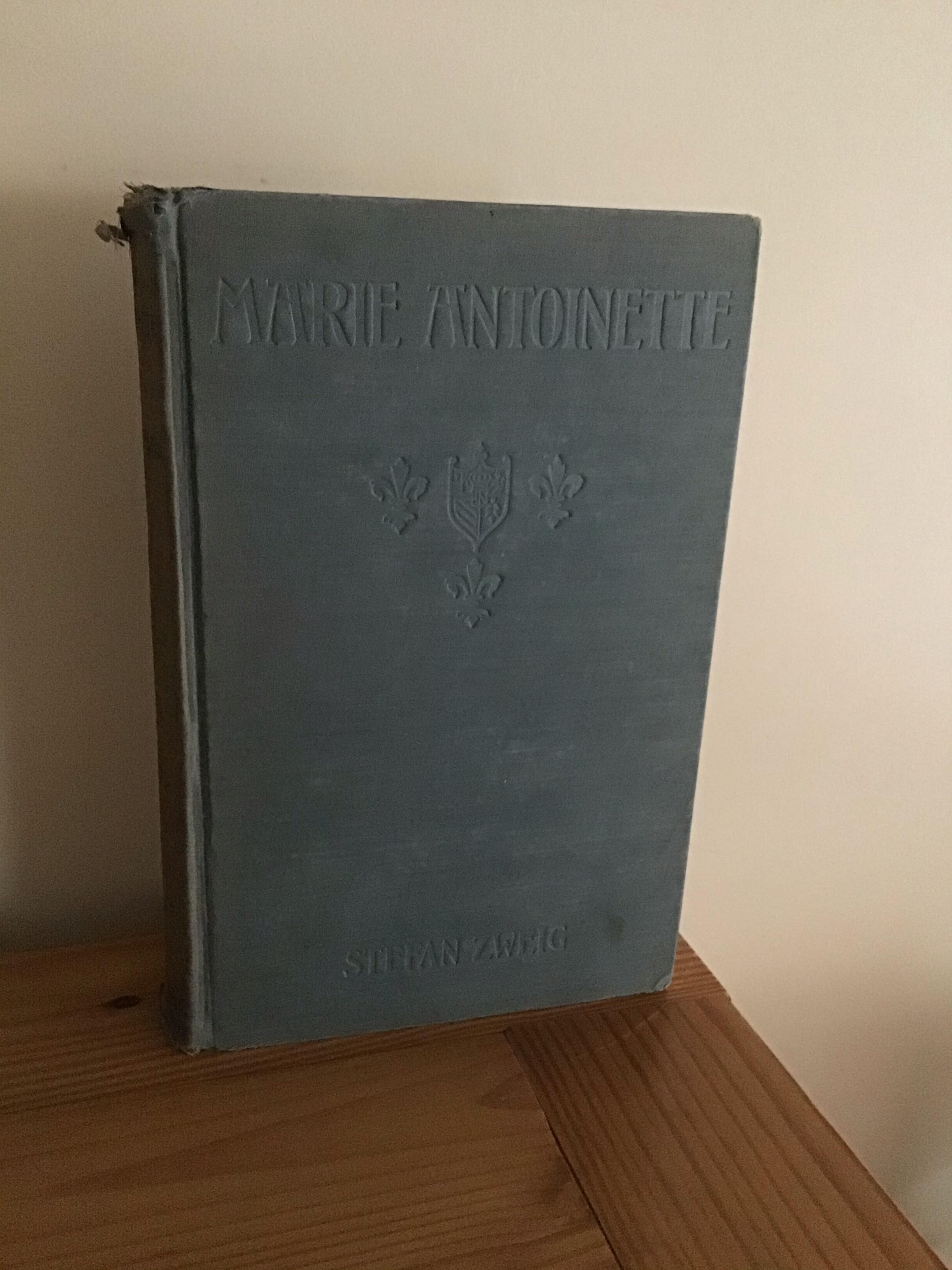 stefan zweig marie antoinette the portrait of an average woman stefan zweig marie antoinette the portrait of an average woman