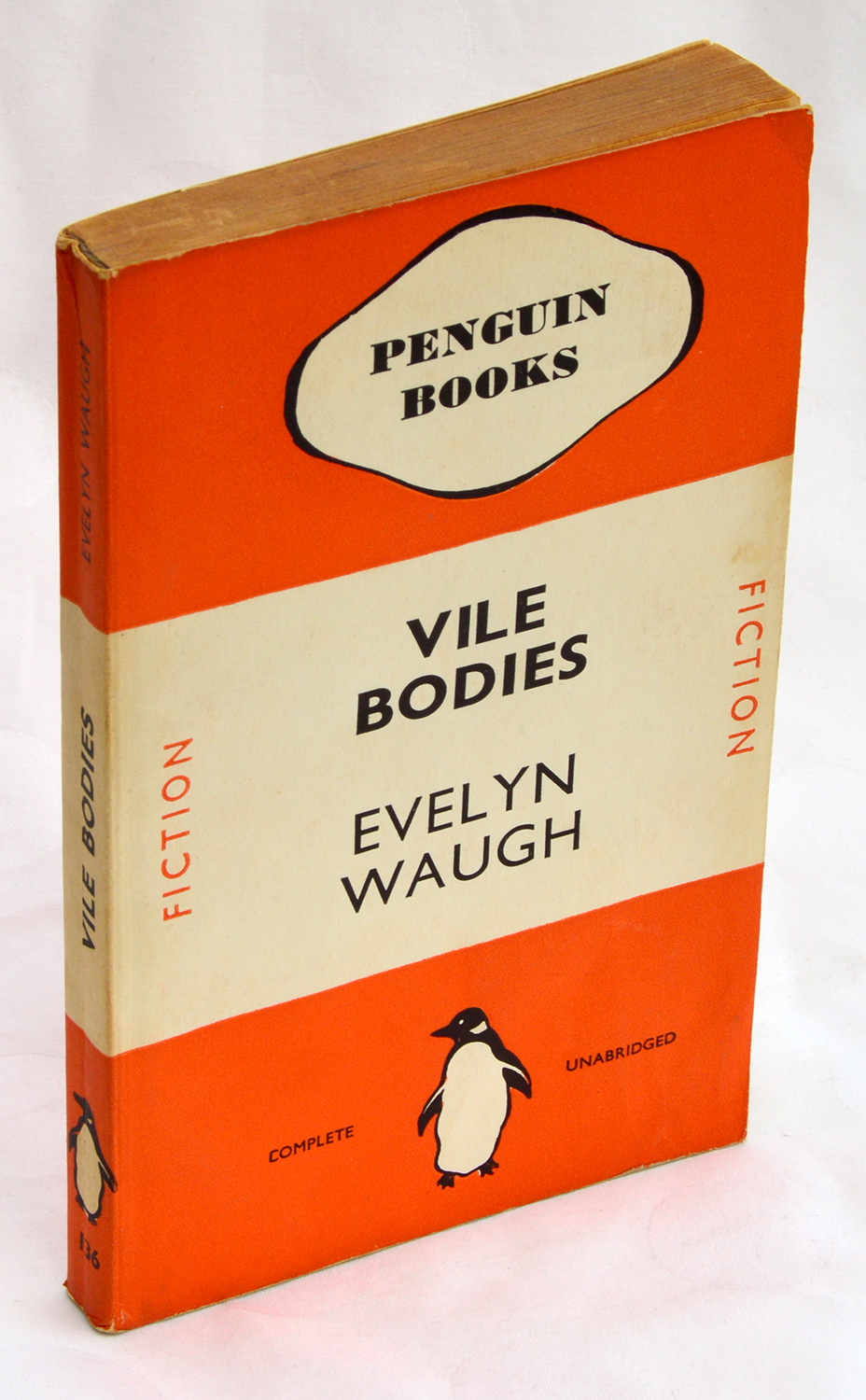 Vile Bodies by Evelyn Waugh: Very Good Soft cover (1938) 1st Edition |  Undercover Books