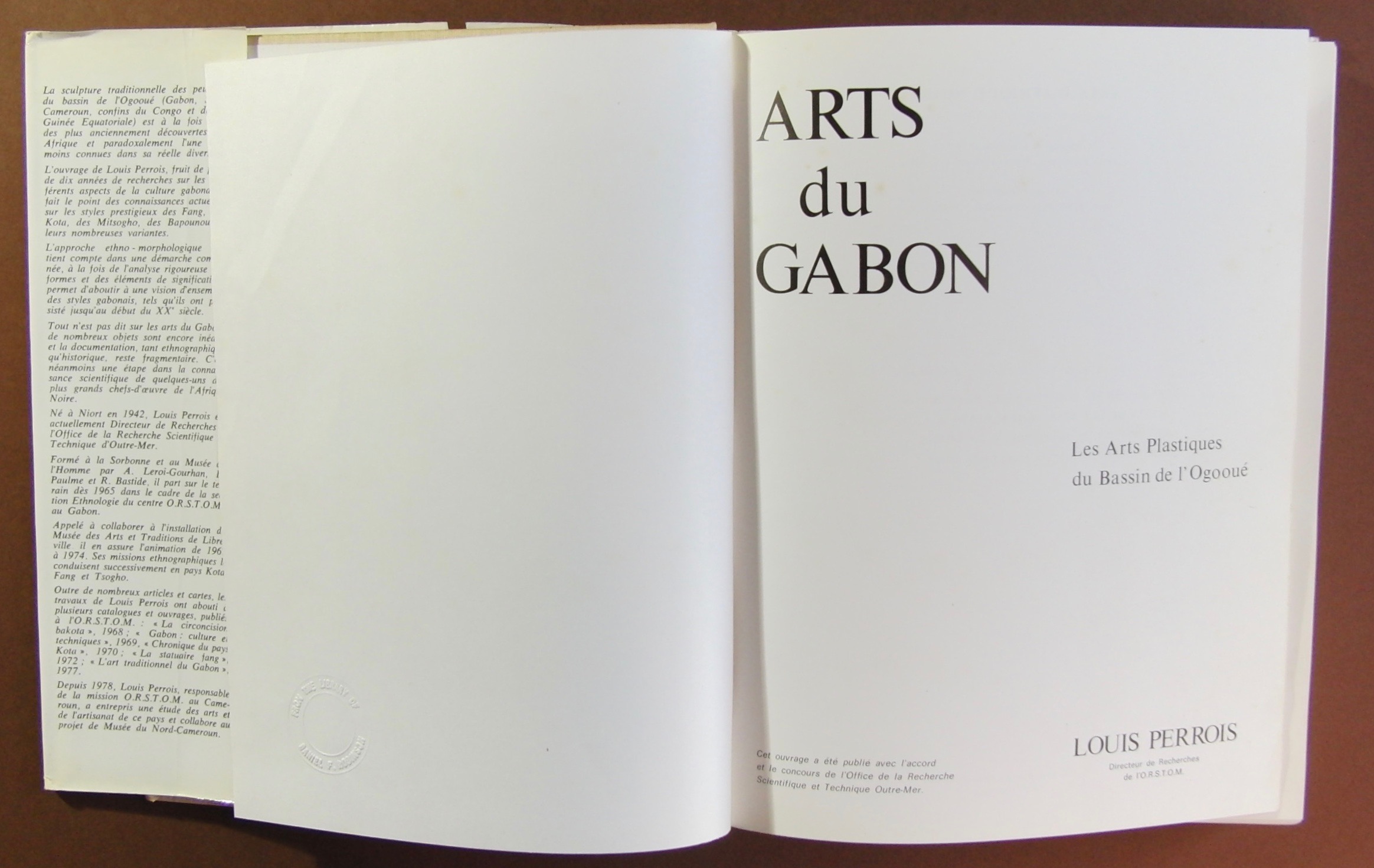ARTS DU GABON, Les Arts Plastiques du Bassin de L'Ogooue. by PERROIS ...