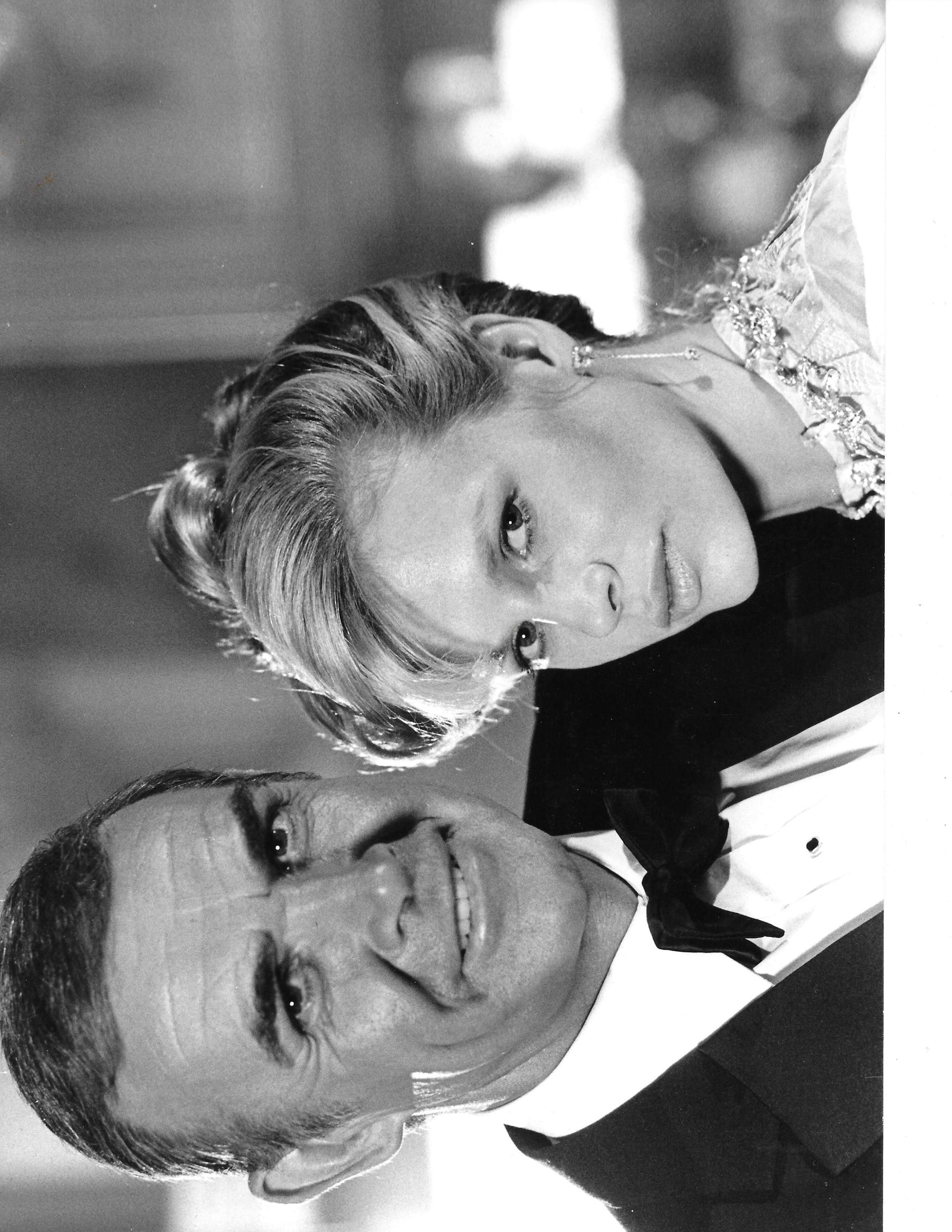 kim basinger bond