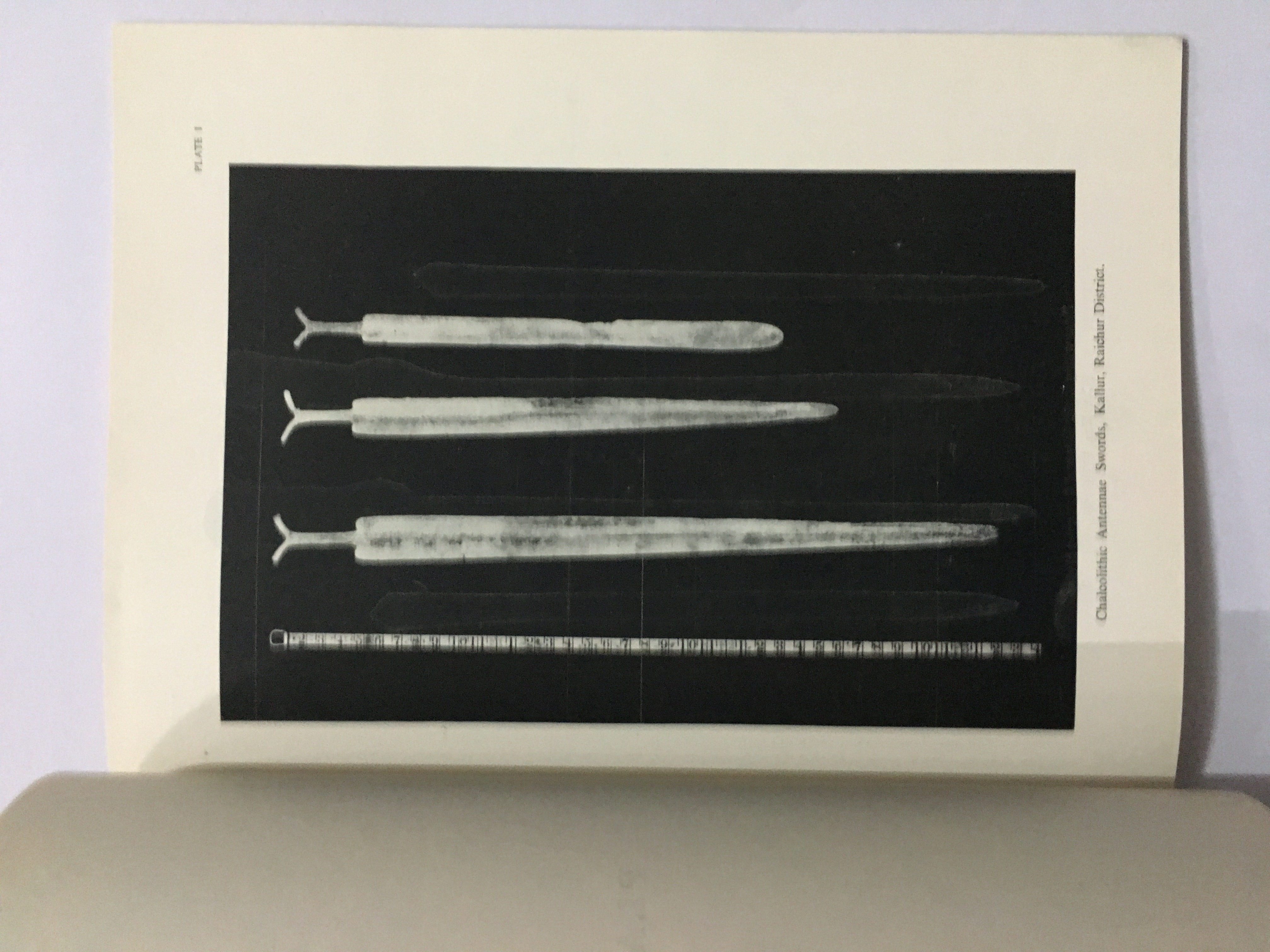 A Catalogue Of Arms And Armour In The State Museum Hyderabad by M L