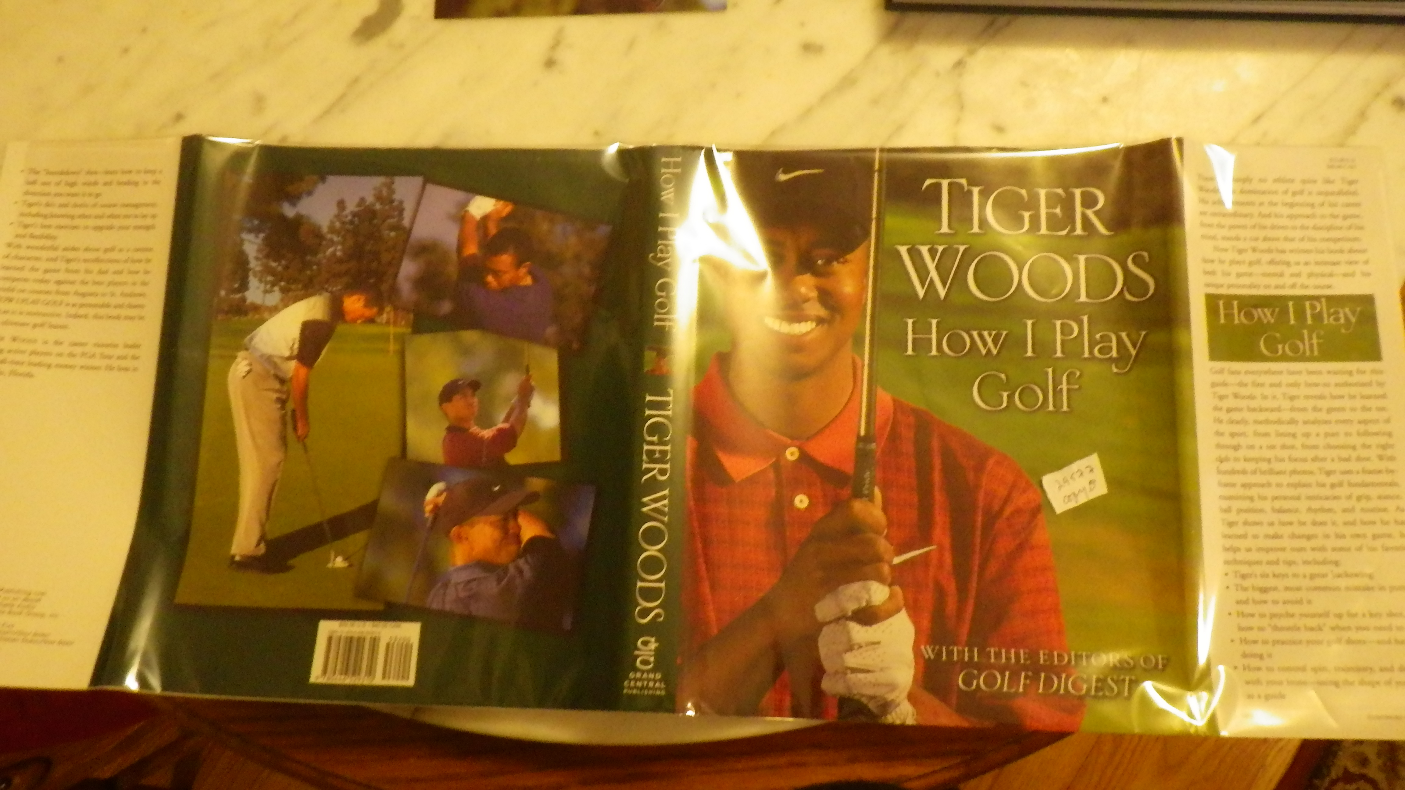 HOW I PLAY GOLF IN DUSTJACKET , SIGNED By TIGER WOODS , For the 1st time, Champion Tiger Woods reveals the five secrets to his amazing success -- a c