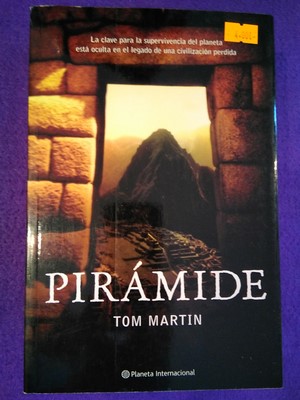 Pirámide - Tom Martin