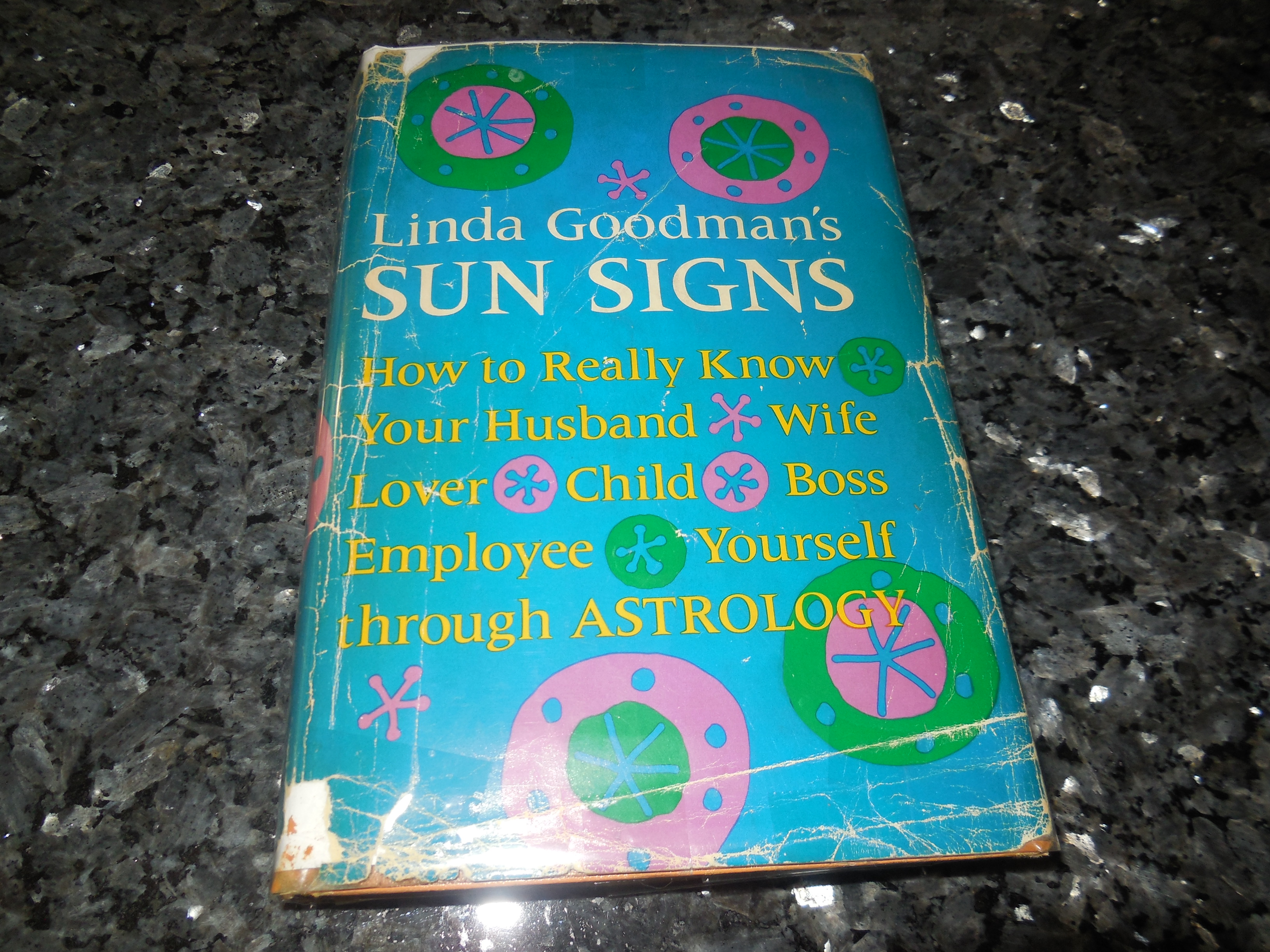 Linda Goodman's Sun Signs Goodman, Linda [Very Good] [Hardcover]