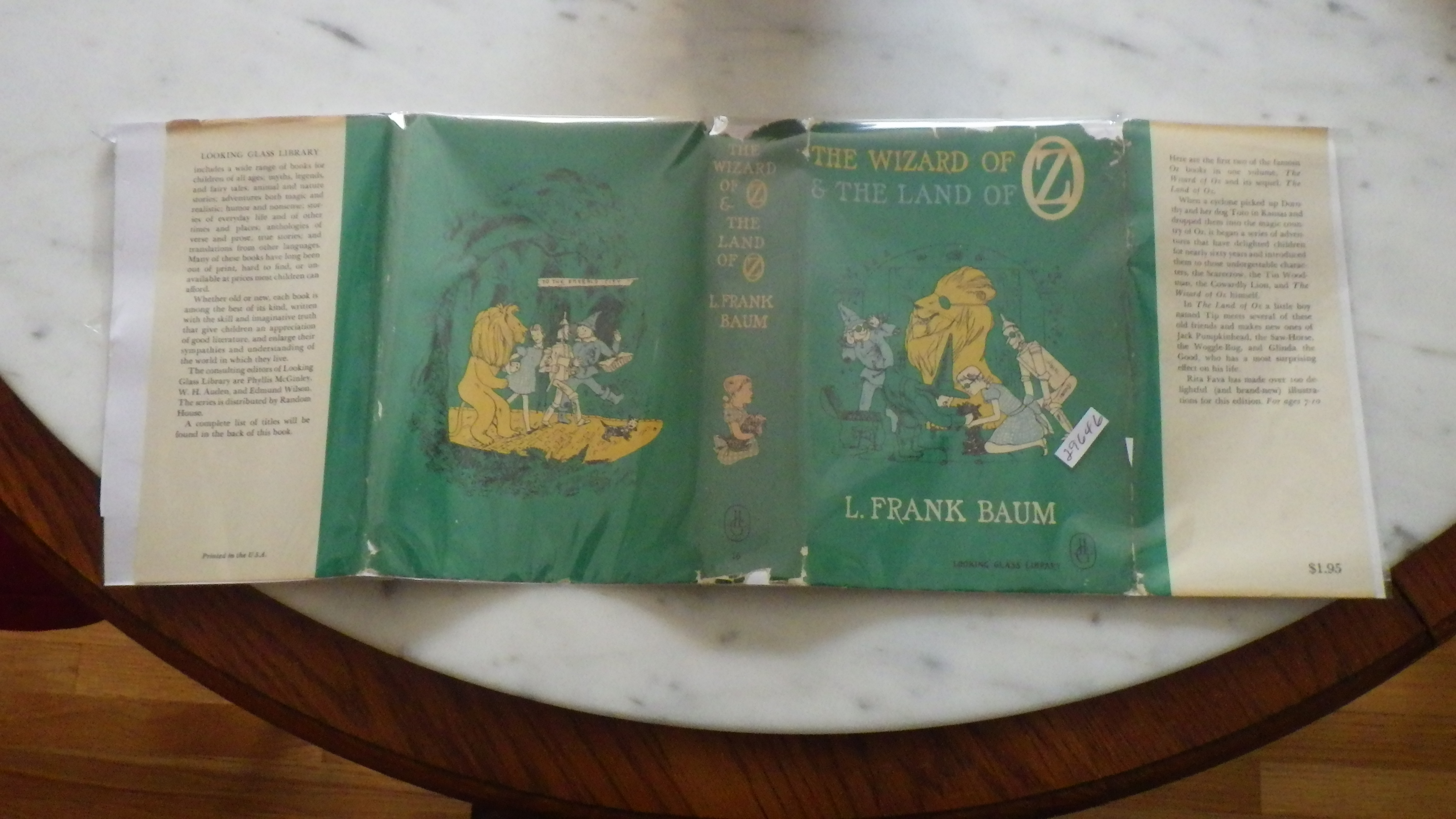 The Wizard Of Oz & The Land Of Oz IN GREEN, YELLOW & WHITE ILLUSTRATED DUSTJACKET ALL CHARACTERS Wearing Green Shaded Glasses, SERIES #16 BASE DJ SPI
