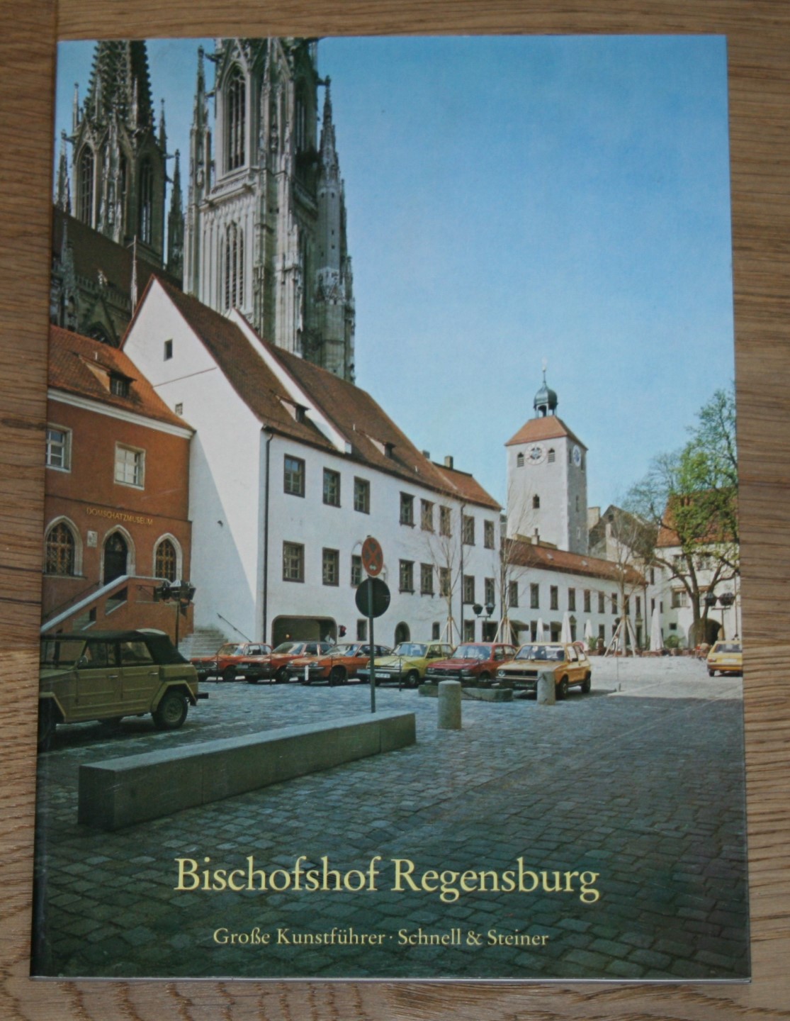 Bischofshof Regensburg - Große Kunstführer. - Edmund, Stauffer (Text) und Gregor Peda (Fotos)