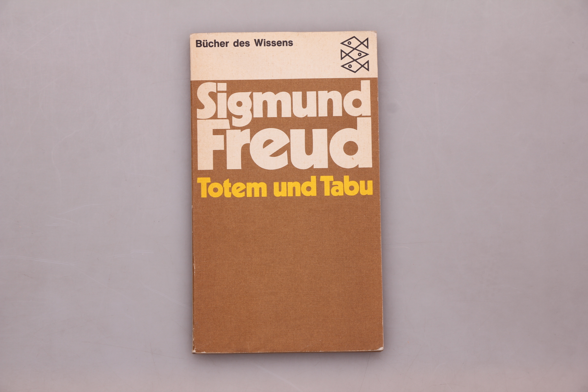 TOTEM UND TABU. Einige Übereinstimmungen im Seelenleben der Wilden und der Neurotiker - Freud, Sigmund