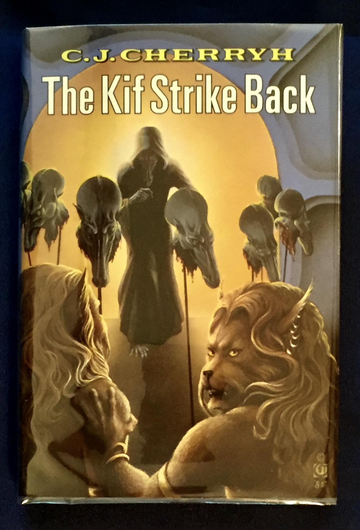 THE KIF STRIKE BACK; A Novel of First Contact - Cherryh, C. J.