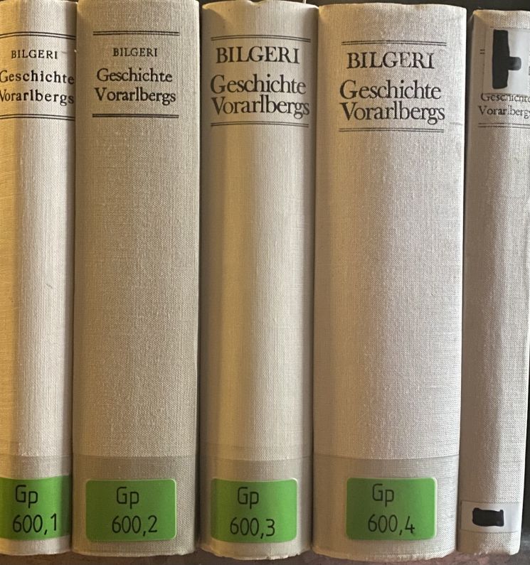 Geschichte Vorarlbergs (5 Bände KOMPLETT) - Bd.I: Vom freien Rätien zum Staat der Montforer/ Bd.II: Bayern, Habsburg, Schweiz - Selbstbehauptung/ Bd.III: Ständemacht, Gemeiner Mann - Emser und Habsburger/ Bd.IV: Zwischen Absolutisumus und halber Autonomie/ Bd.V: Kanton oder Bundesland/ Untergang und Wiederkehr. - Bilgeri, Benedikt