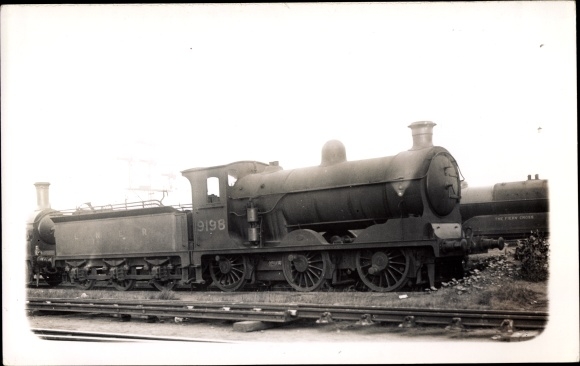 Foto Ansichtskarte / Postkarte Britische Eisenbahn, North British Railway NBR B Class No. 198, LNER 9198, Dampflokomotive