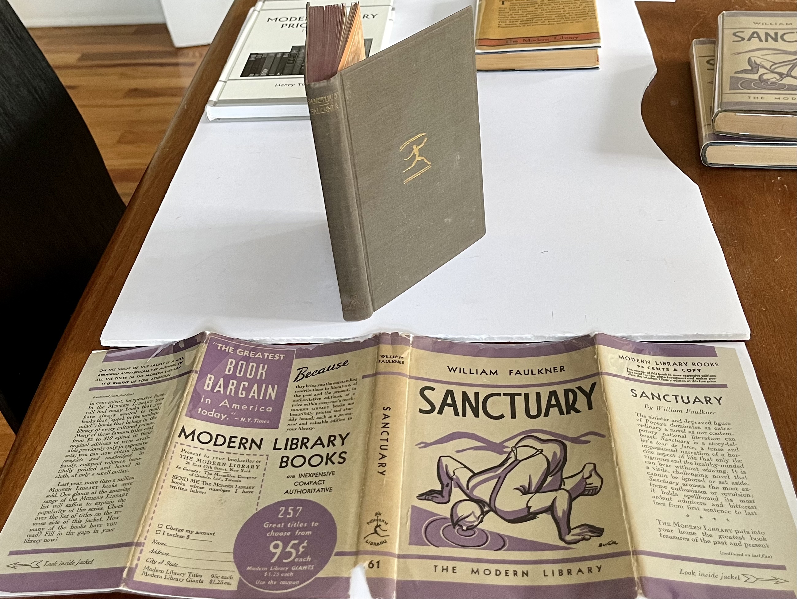 Sanctuary Modern Library: Faulkner, William: Amazon.com: Books