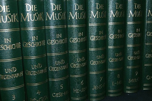 Musik in Geschichte und Gegenwart. (MGG). Allgemeine Enzyklopädie der Musik. . 17 Bände. - Blume, Friedrich (Hrsg.)