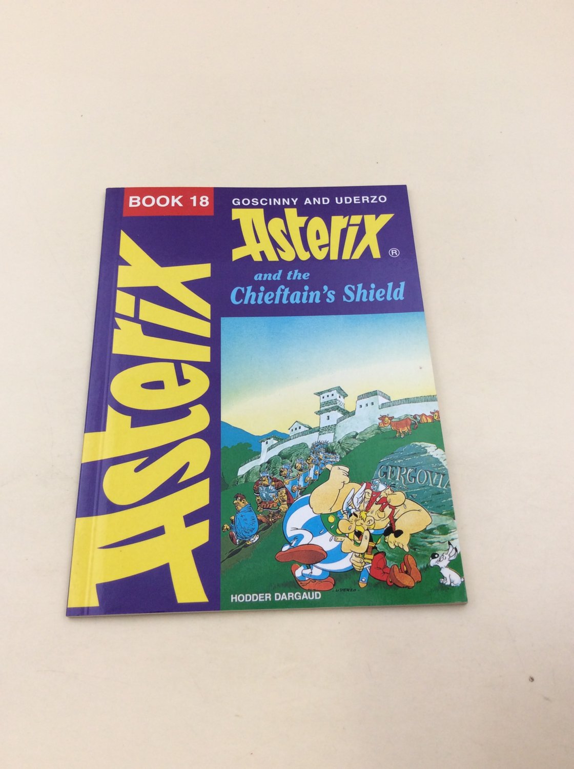 Asterix Chiefs Shield Bk 18 PKT - Goscinny, René