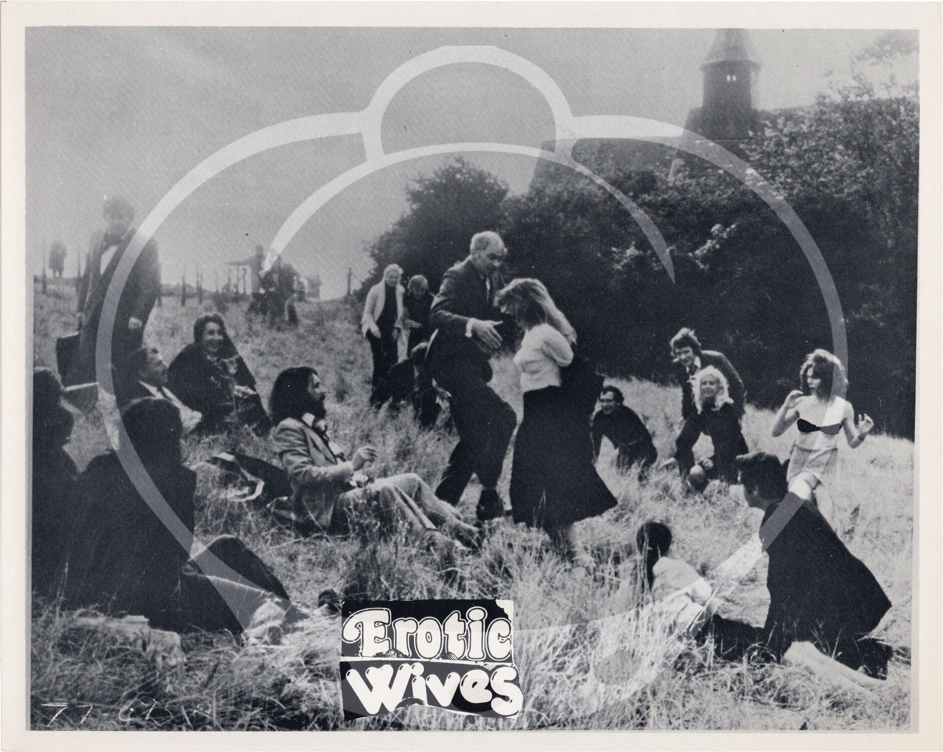 La Chatte Sur un Doigt Brulant [Village Girls, Erotic Wives] (Four ... wallpaper 4