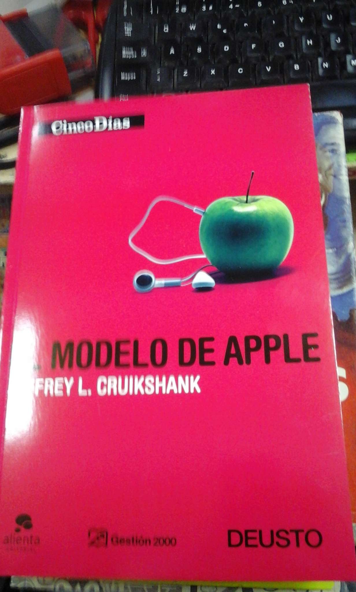 EL MODELO DE APPLE (Madrid, 2010) - Jeffrey L. Cruikshank