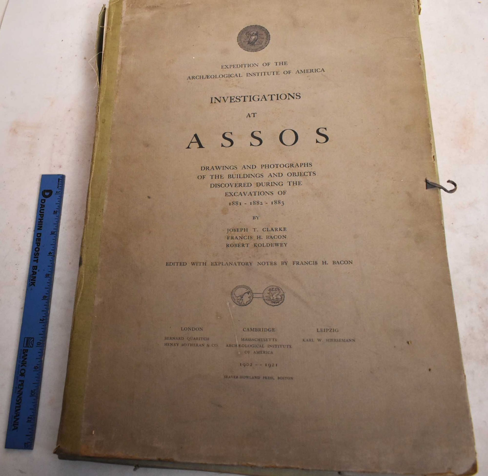 Investigations at Assos: Drawings and Photographs of the Buildings and Objects Discovered During the Excavations of 1881-1882-1883 Bacon, Francis Hen