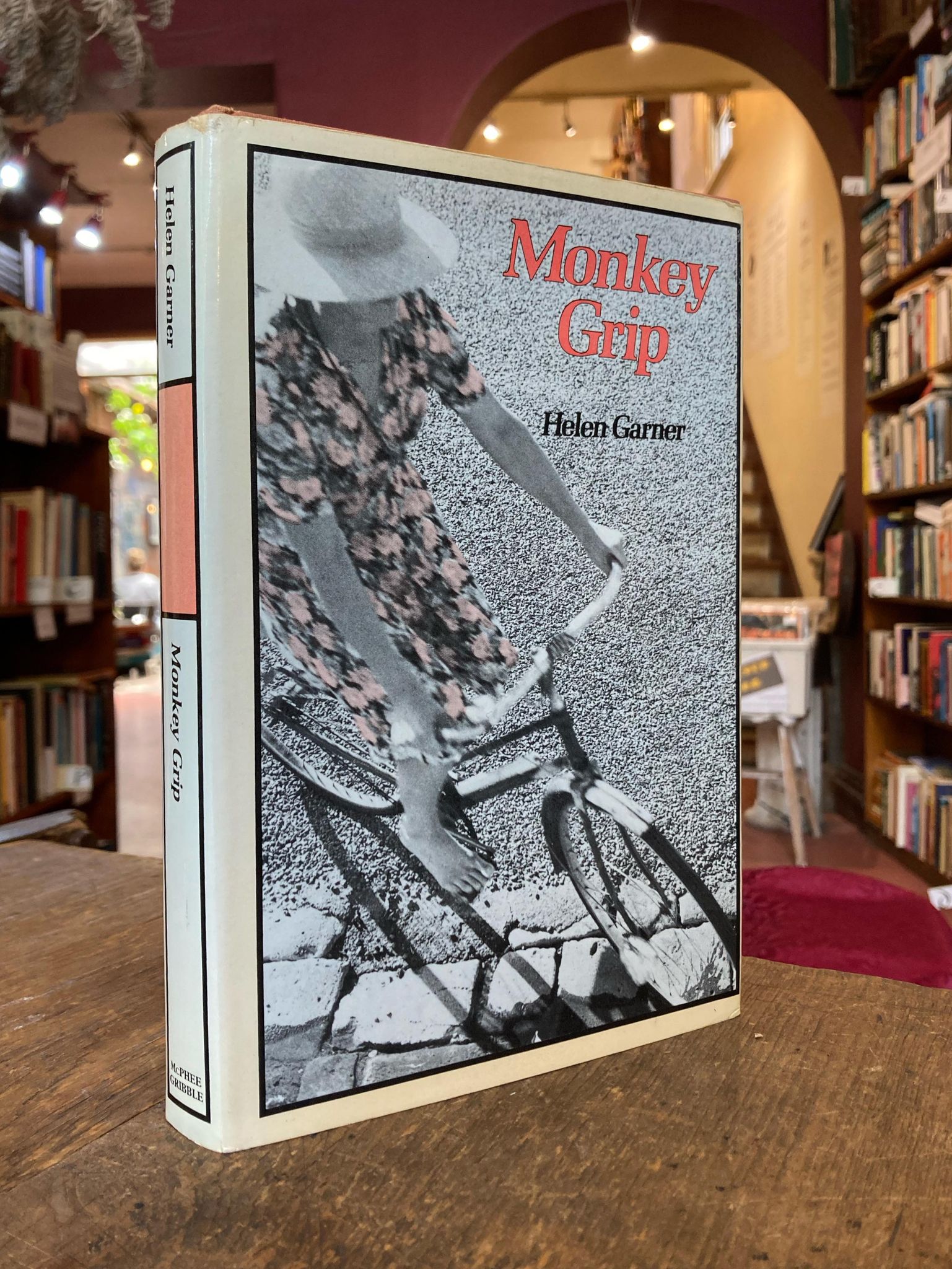 Monkey Grip by Helen Garner Monkey Grip by Helen Garner