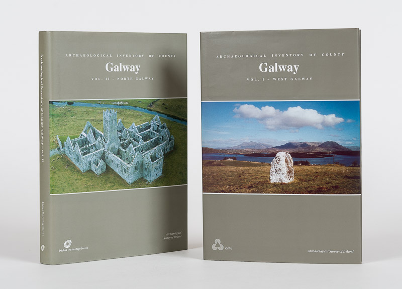 Archaeological Inventory of County Galway. Volume 1: West Galway (including Connemara and the Aran Islands) / Vol.2: North Galway. - Gosling, Paul / Alcock, Olive et al.