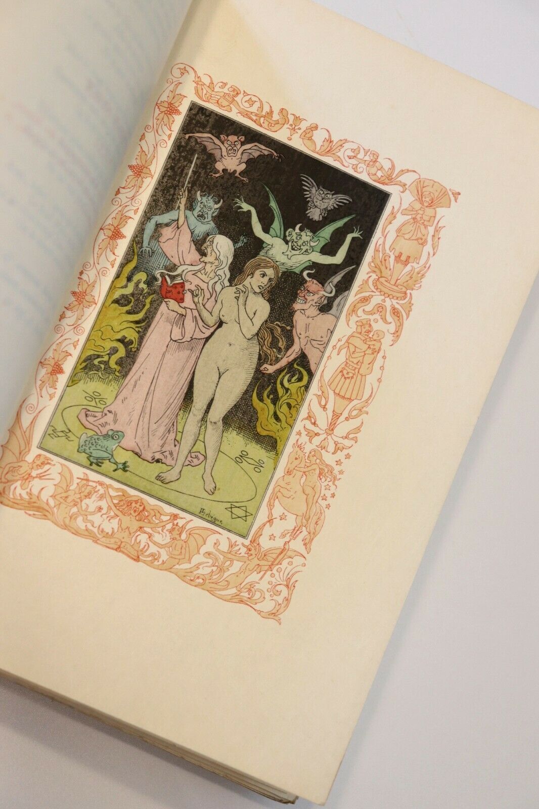 Les facétieuses nuits de Straparole STRAPAROLE (Giovanni Francesco Straparola) - Léon Lebègue (illustrateur). [Très bon] [Couverture souple]