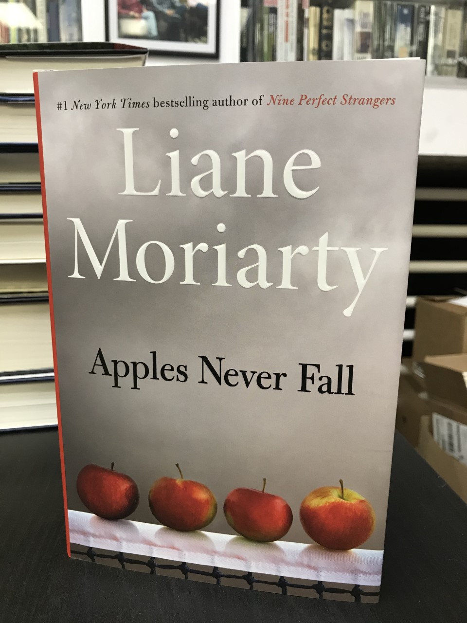 apples never fall by liane moriarty apples never fall by liane moriarty