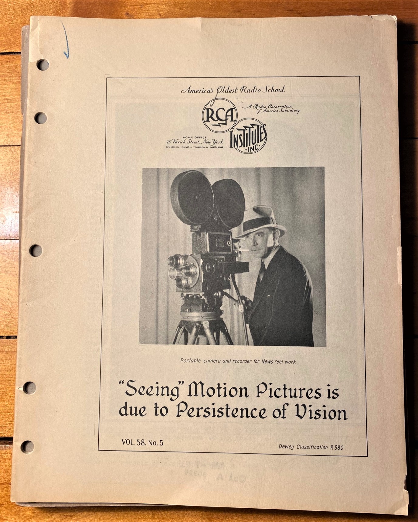 cover　Soft　(RCA　Seeing　is　Pictures.):　Motion　Pictures　(1947)　JF　of　by　Motion　Due　Persistence　to　Good　Science　Vision.　Sound-on-Film　Ptak　Very　Books
