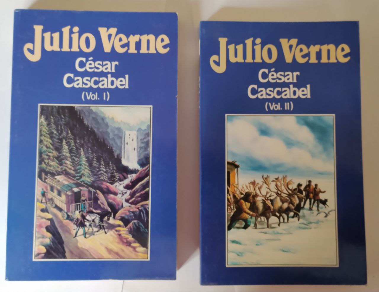 César Cascabel. (2 Vol) - Verne, Jules (1828-1905) / Hernández, Virginia . tr.
