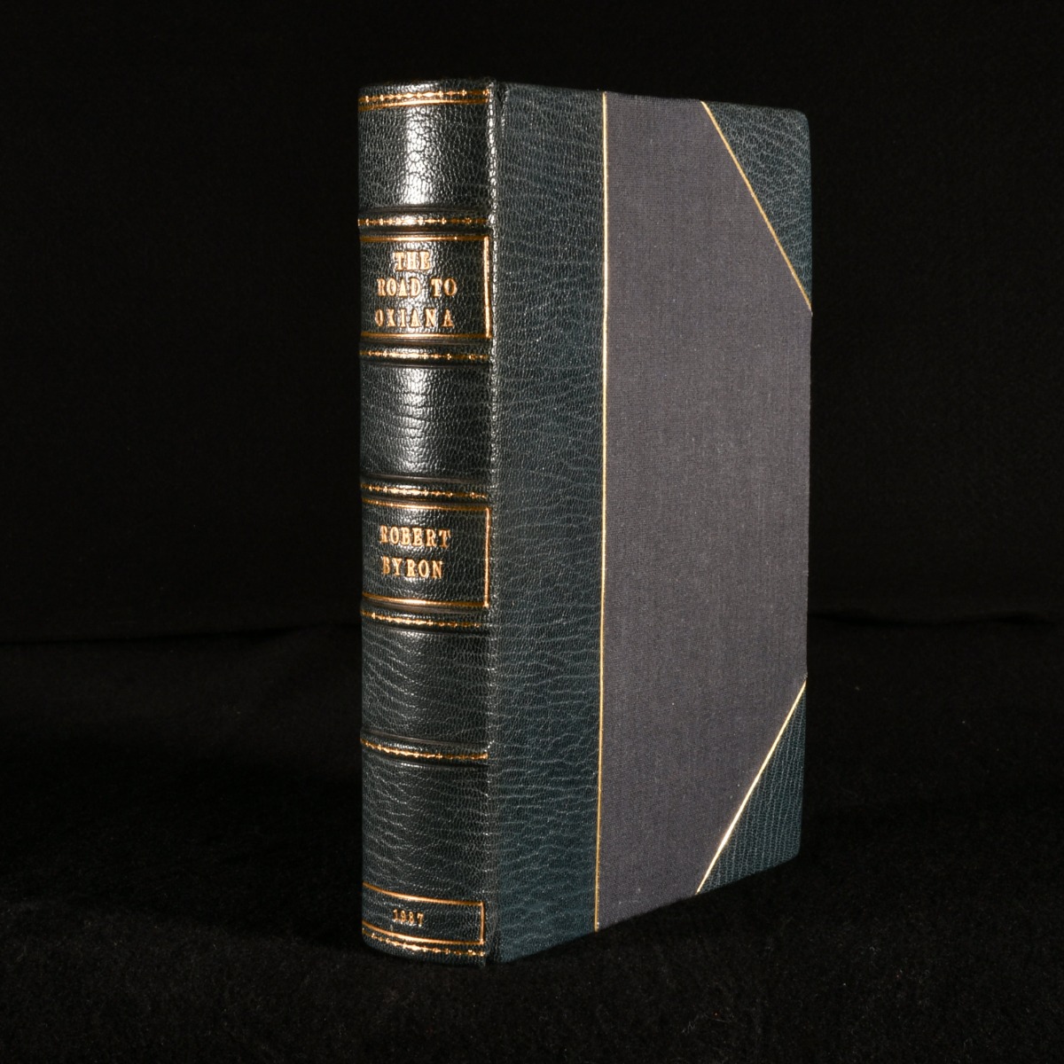 The Road to Oxiana Robert Byron [Near Fine] [Hardcover]