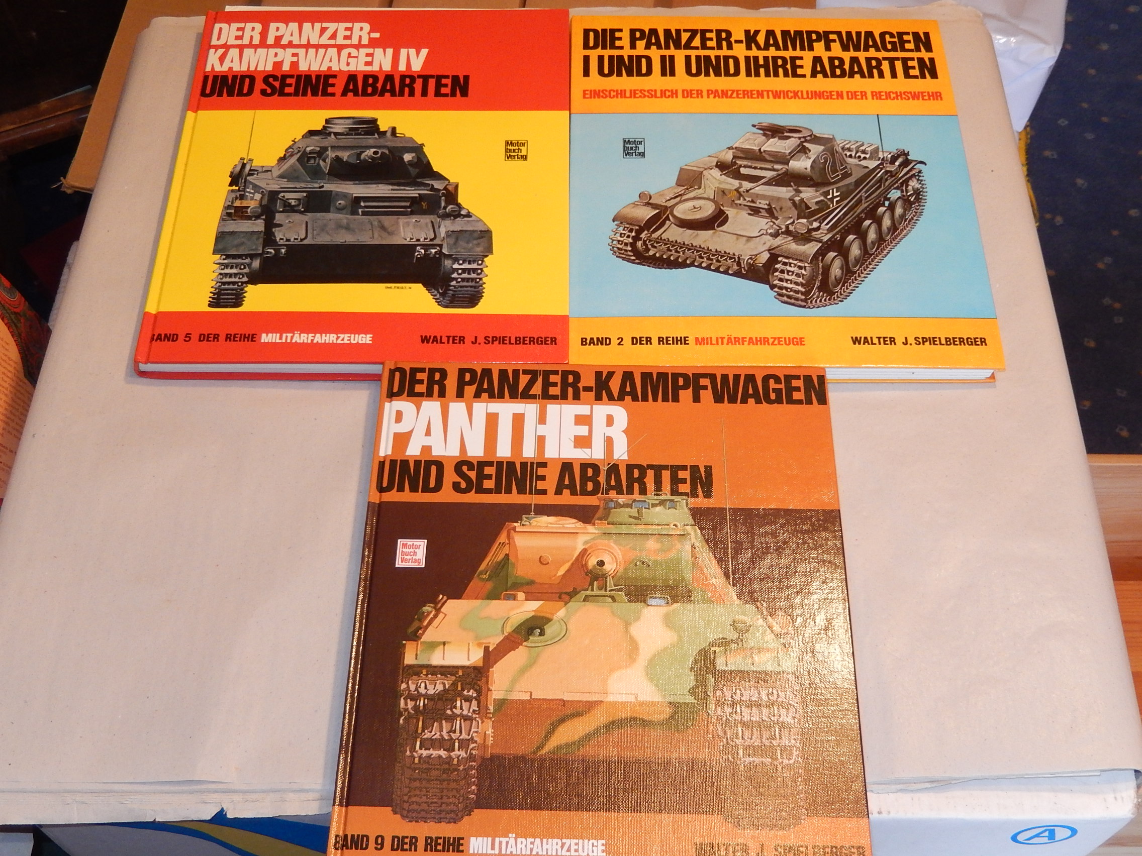 Militärfahrzeuge. 3 Bände : 2, 5, 9 Panzer-Kampfwagen Panther, I und II sowie IV und ihre Abarten - Walter J. Spielberger