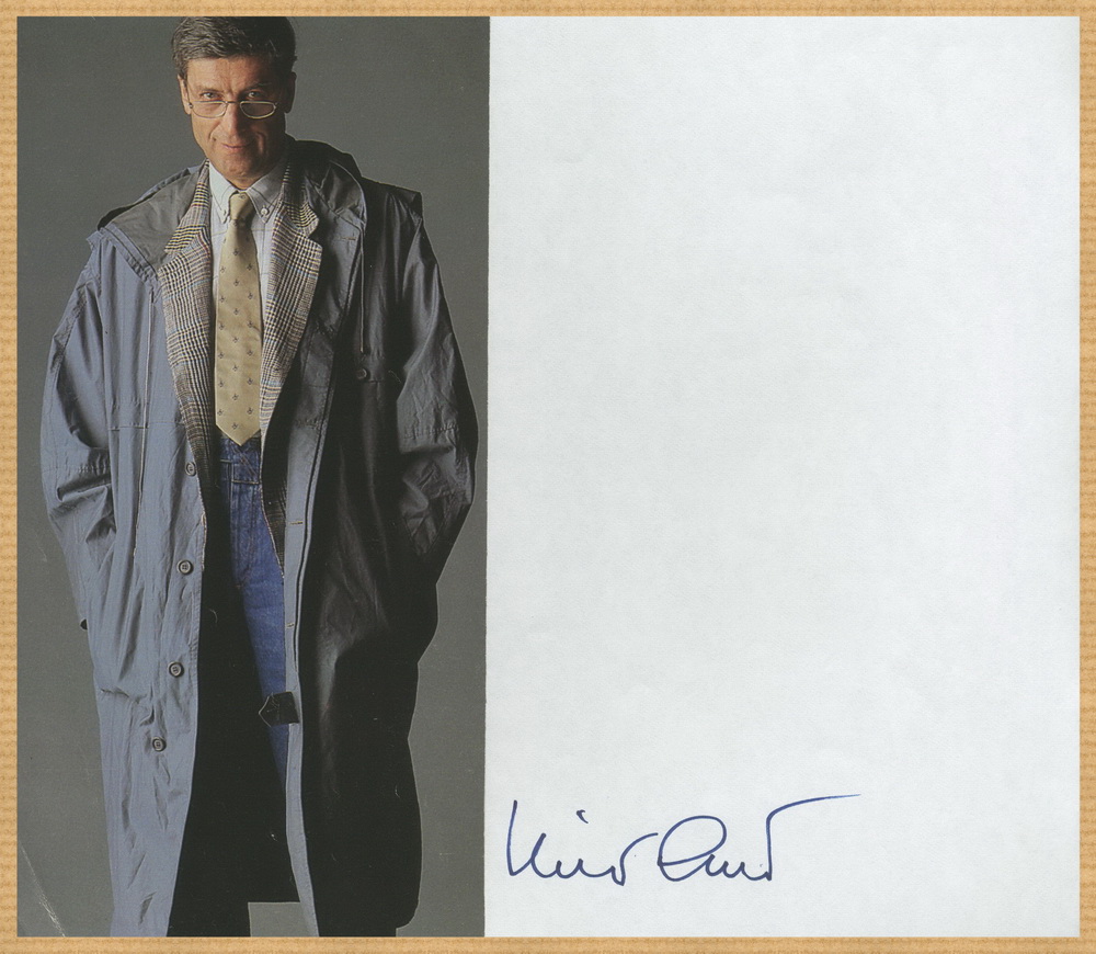 Nino Cerruti (1930-2022) - Rare signed sheet + Photo Nino Cerruti (1930-2022) - Italian businessman and stylist [Very Good]