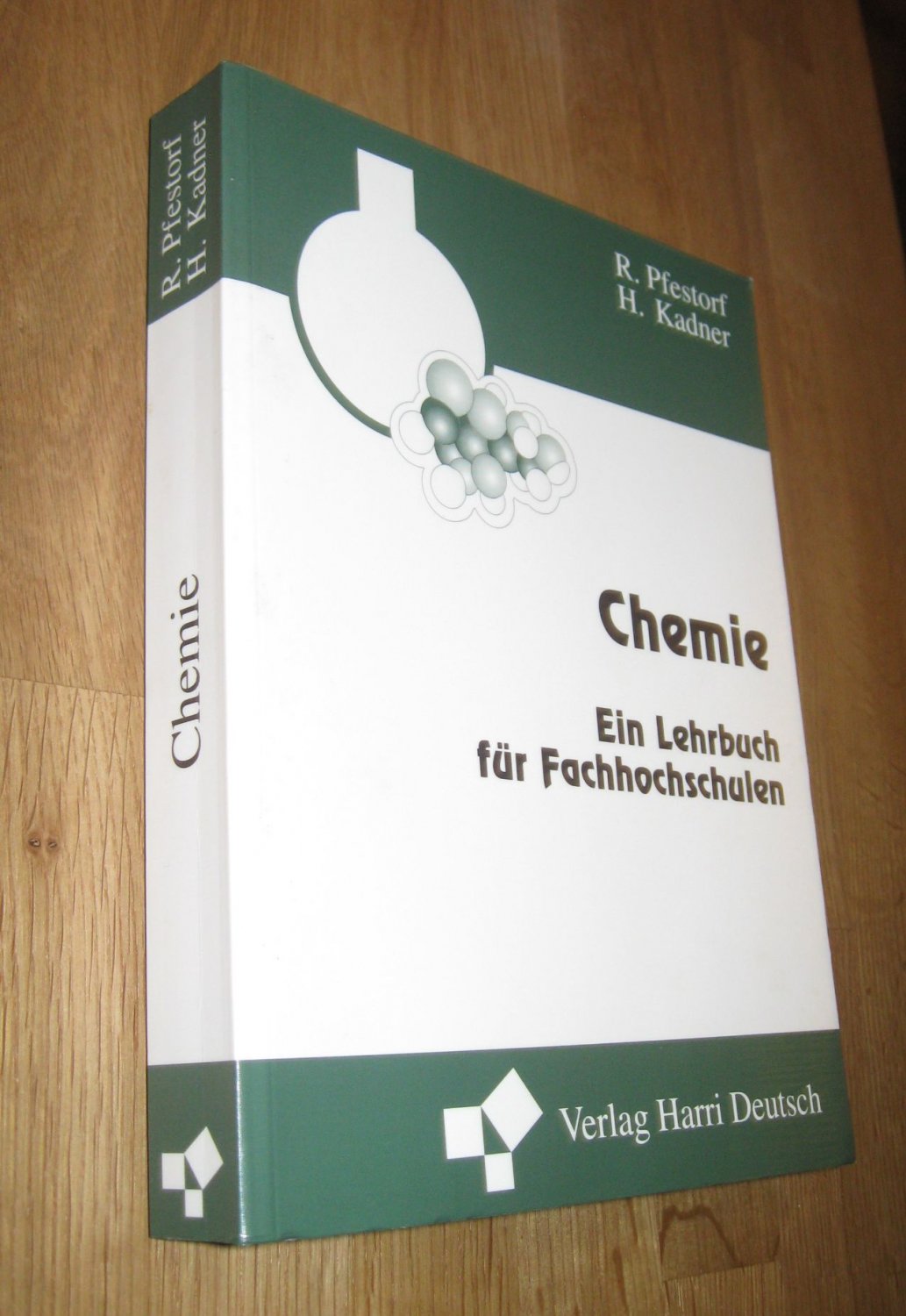 Chemie: Ein Lehrbuch für Fachhochschulen Pfestorf, Roland Anorganische Chemie Chemistry Handbuch Lehrbuch Elektrochemie Organische Chemie polymere Werkstoffe Reaktionstypen Naturwissenschaften Chemie - Roland Pfestorf