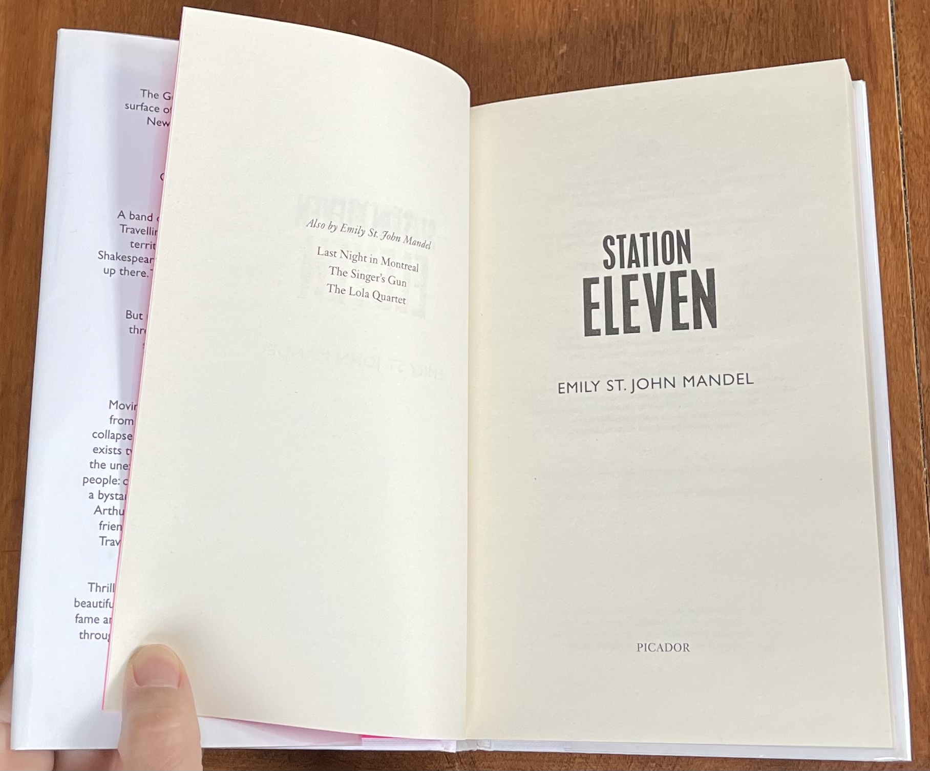 サイン入り限定版】STATION ELEVEN 洋書 Station Eleven – The Broken