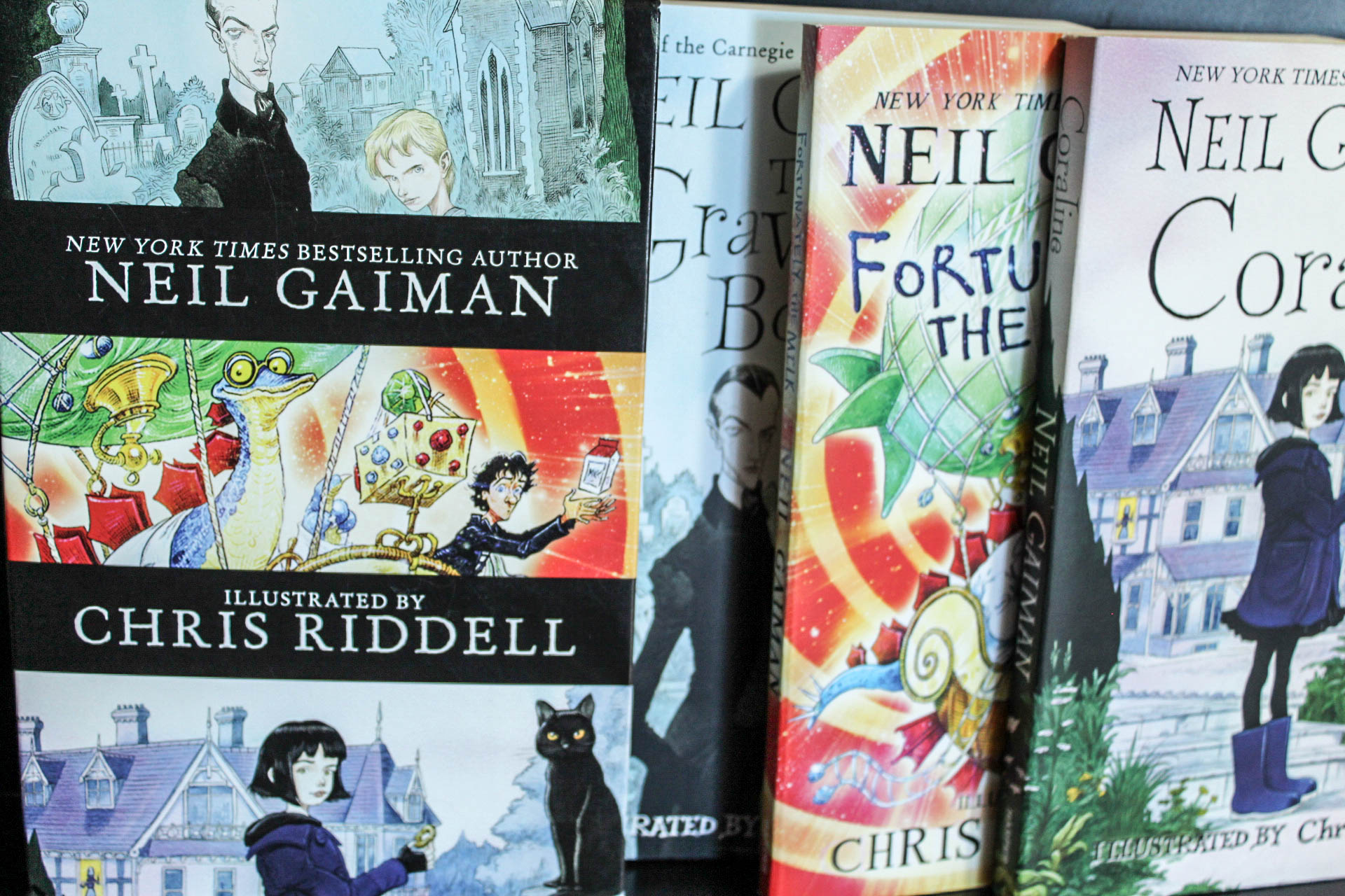 Neil Gaiman/Chris Riddell 3-Book Box Set: Coraline; The Graveyard Book; Fortunately, the Milk by