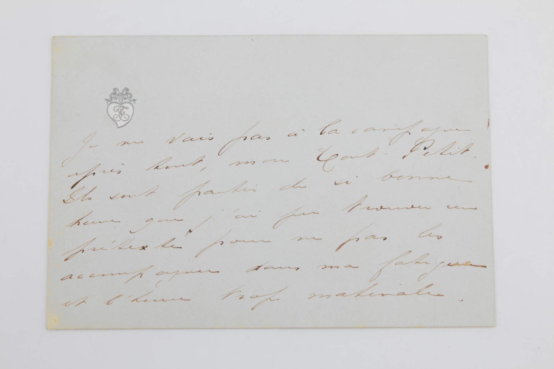 Carte autographe signée adressée à Natalie Clifford Barney : "J'aime tes jolies fleurs, elles sont charmantes, - j'ai porté une de tes roses hier au