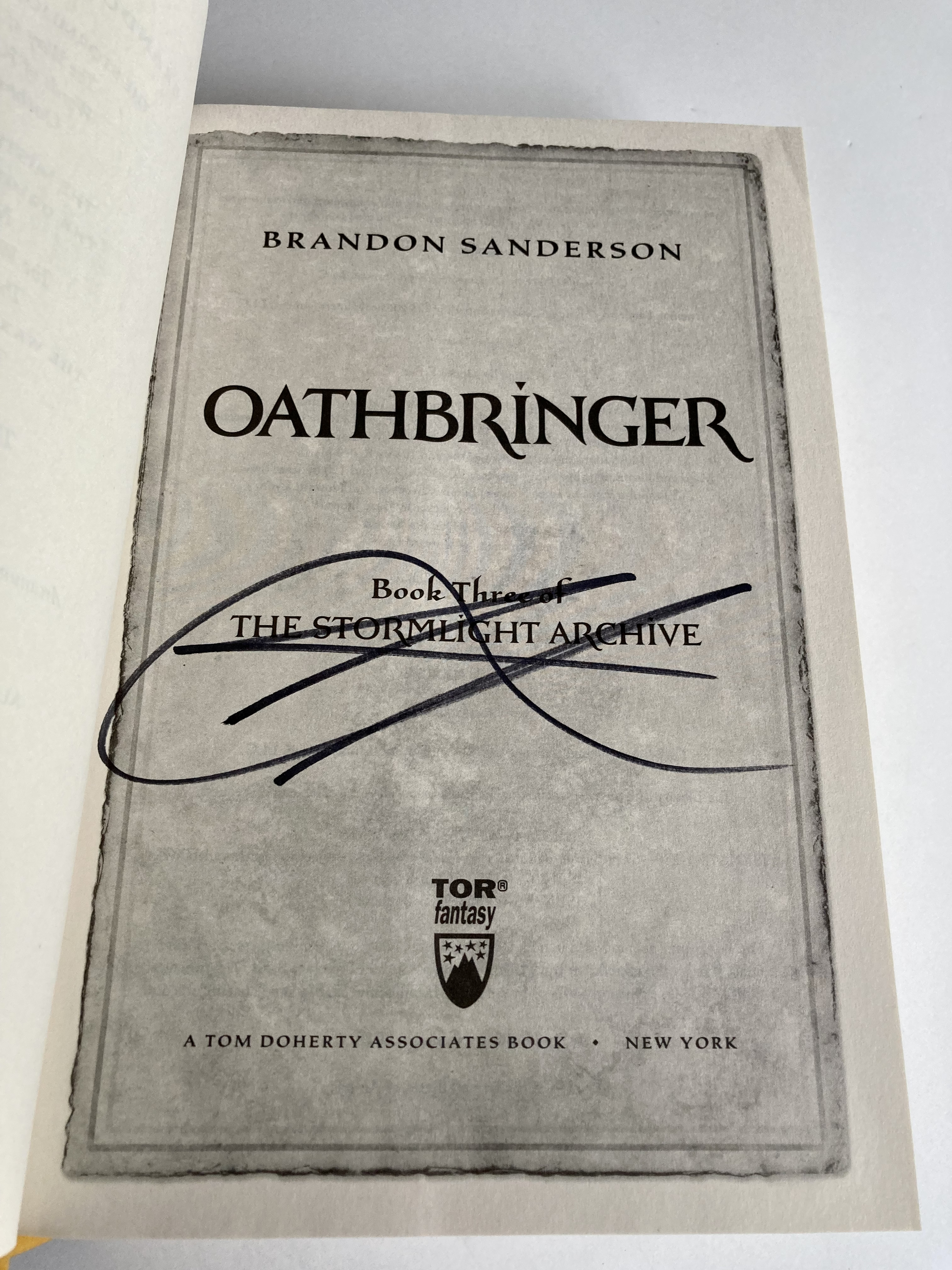 Capa de Oathbringer, livro 3 da série The Stormlight Archive