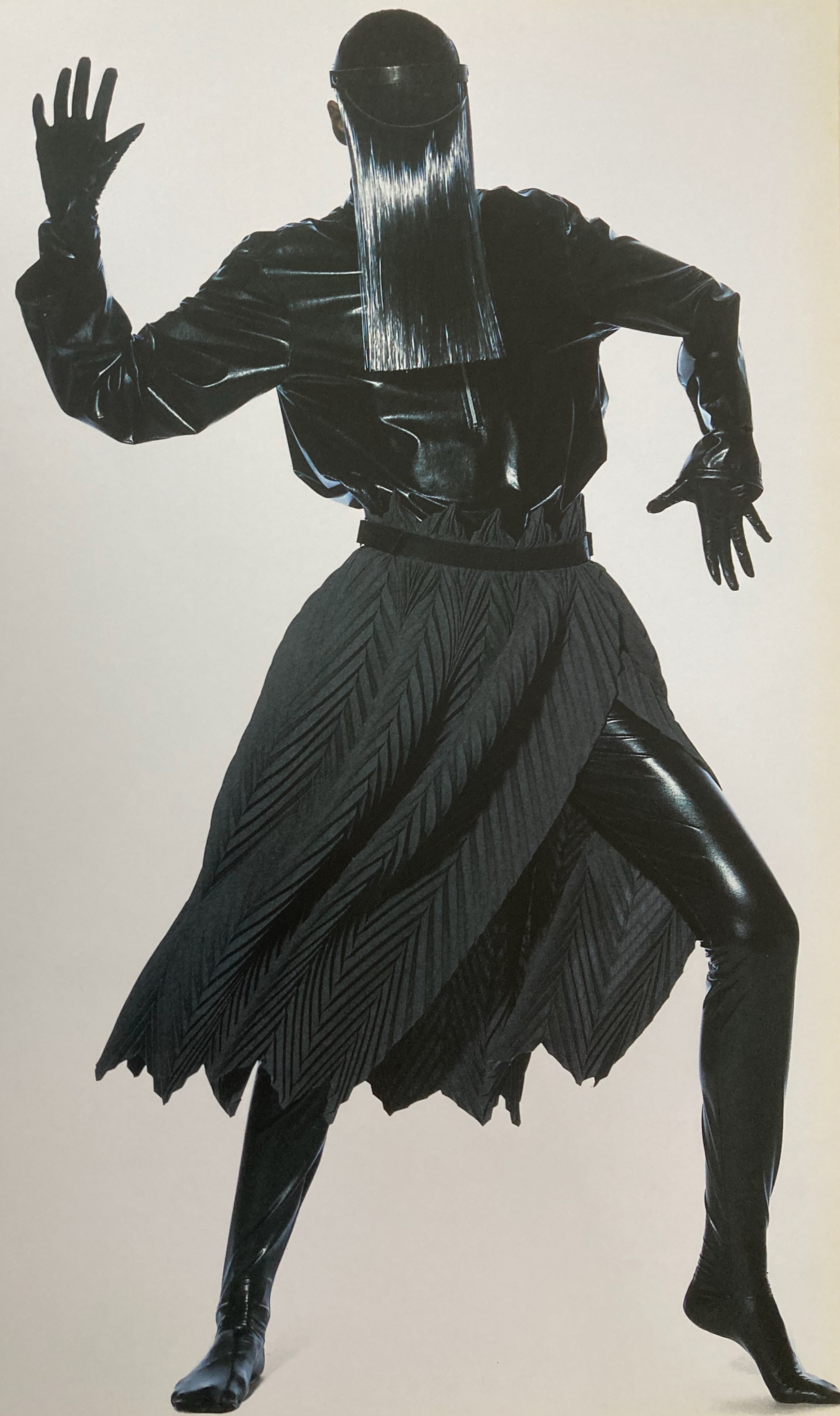 ISSEY MIYAKE BY IRVING PENN (LIMITED EDITION