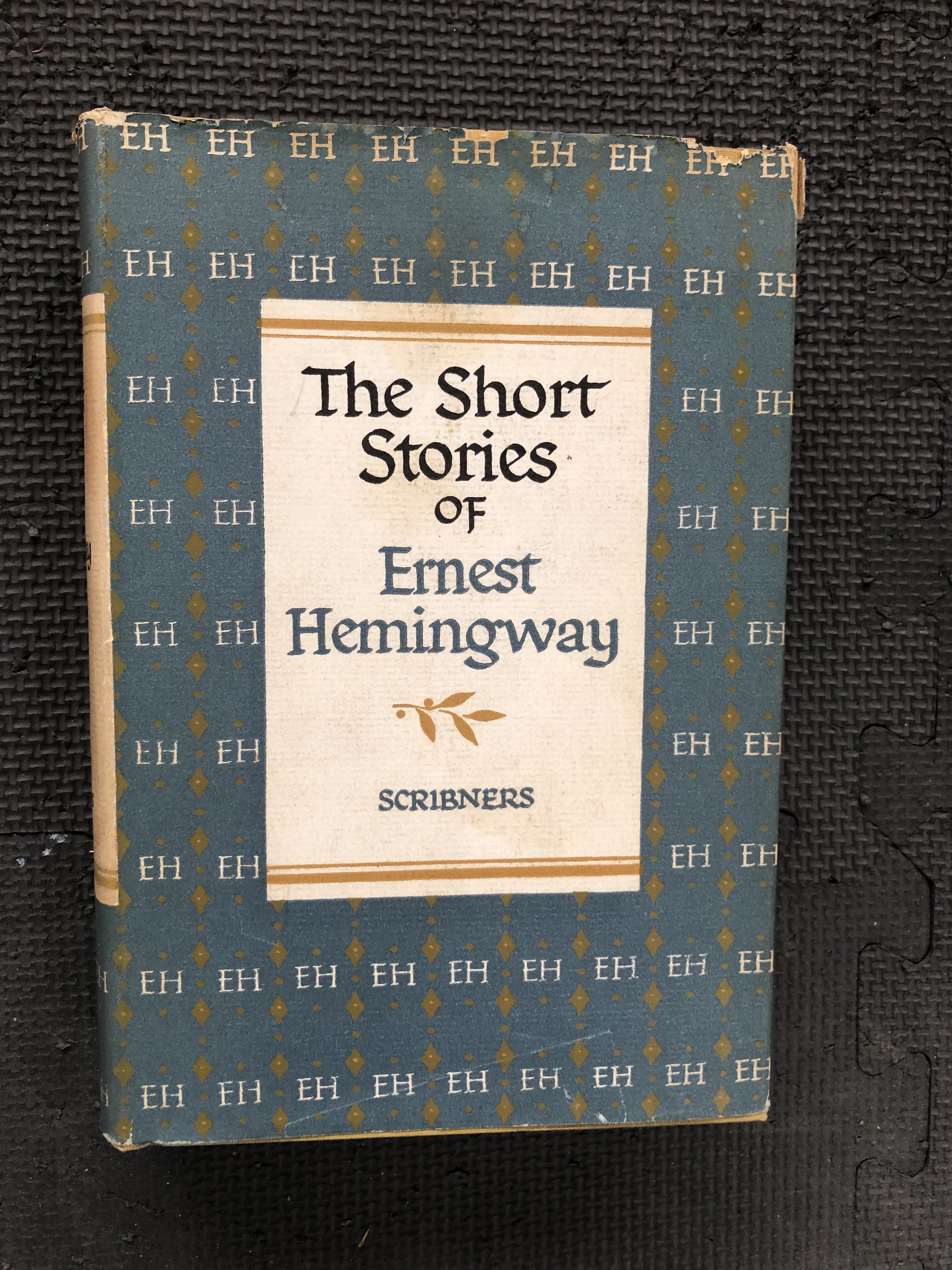 The Short Stories of Ernest Hemingway Hemingway, Ernest [Very Good] [Hardcover]