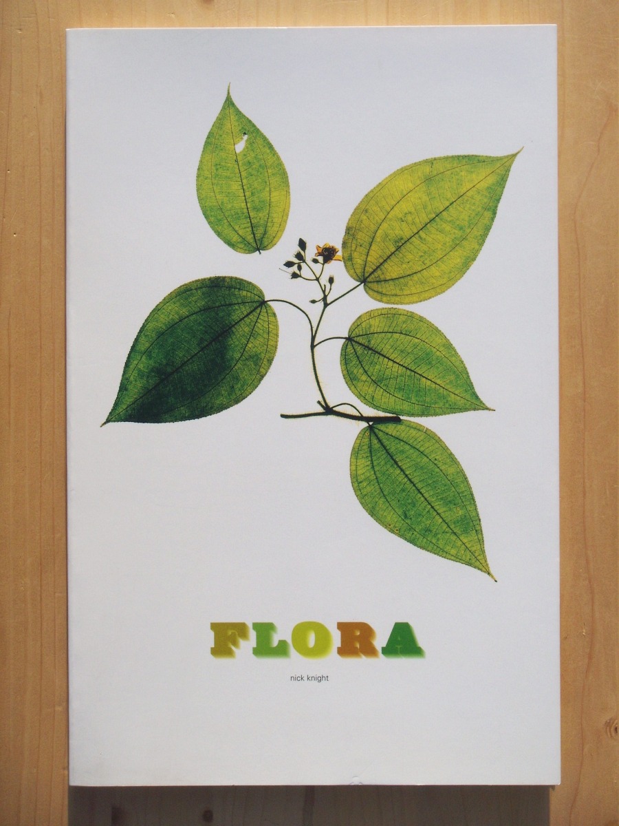 Flora - Photogr. von Nick Knight. Text von Sandra Knapp. Art directon Peter Saville. Design Paul Barnes. In Zusammenarbeit mit dem Natural History Museum London.